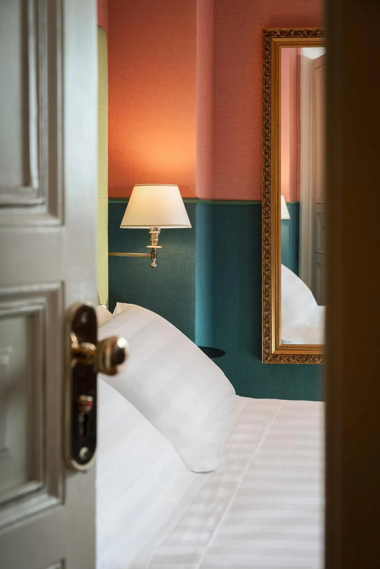 Bed in Hotel Oceania