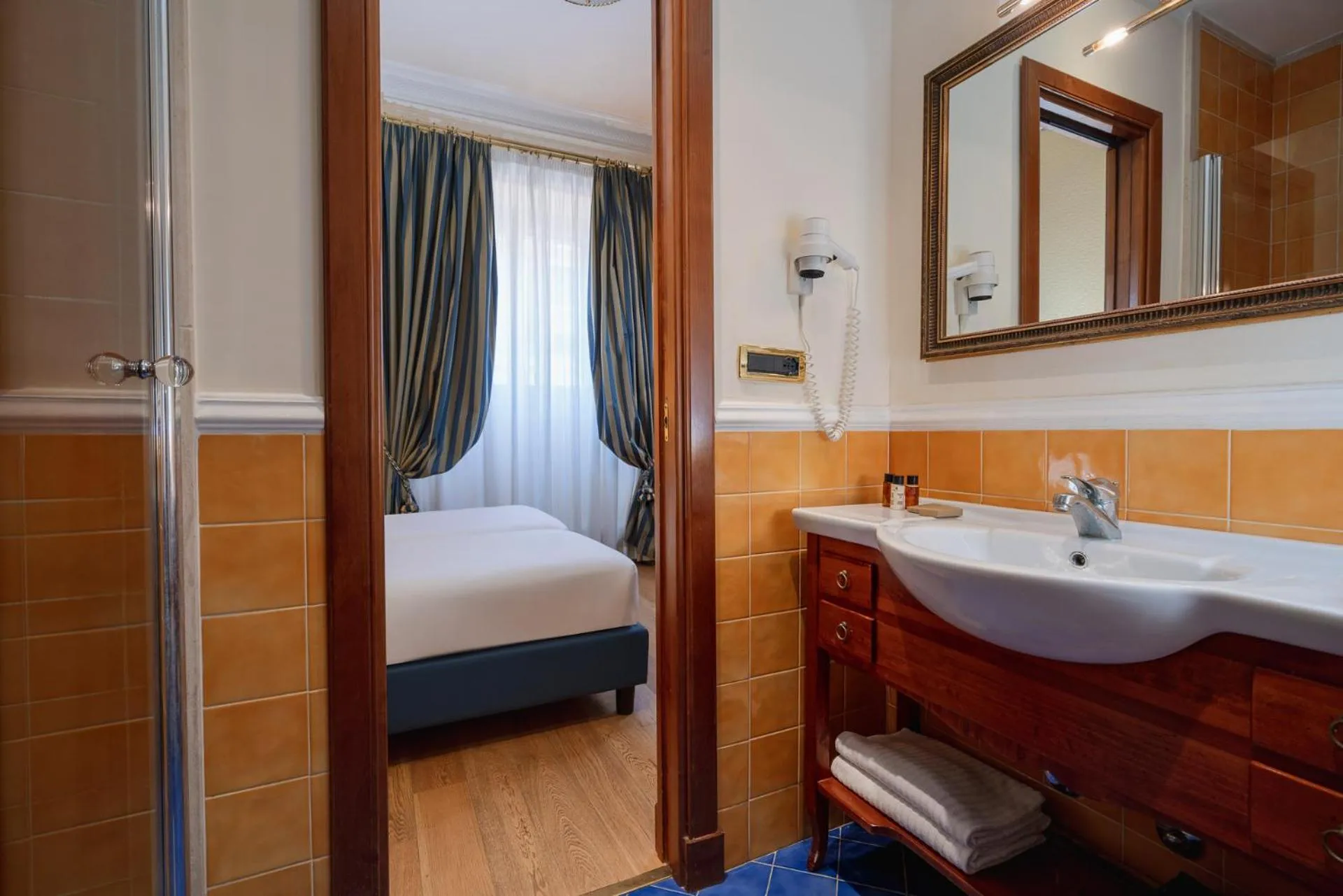 Bed in Hotel Oceania