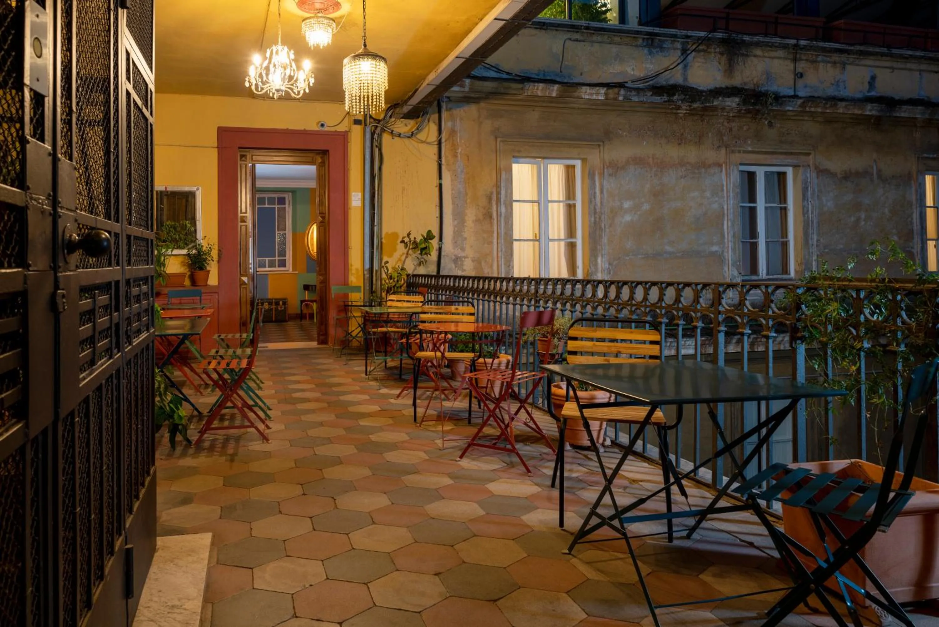 Patio in Hotel Oceania