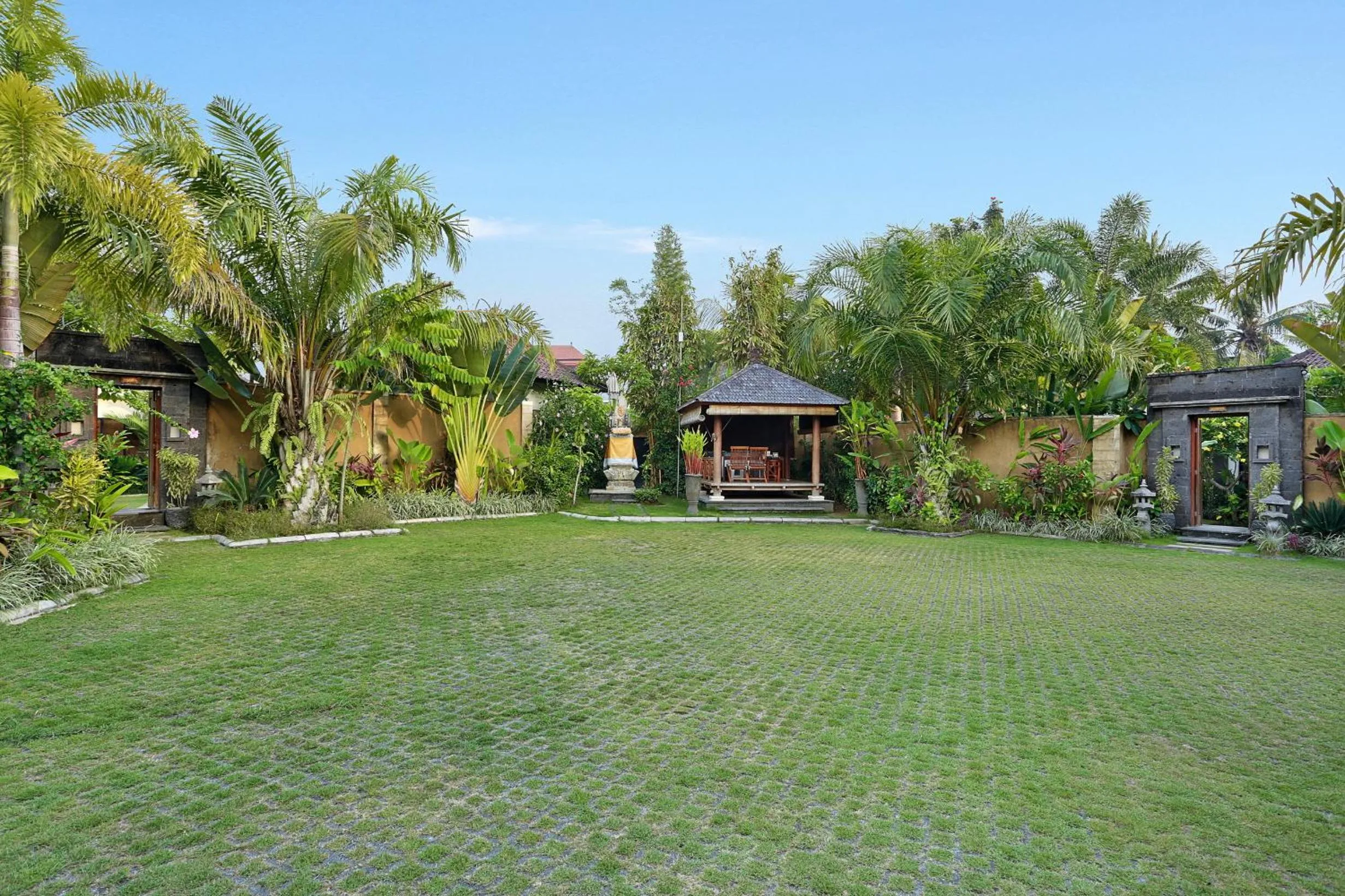 Garden in Askara Villa