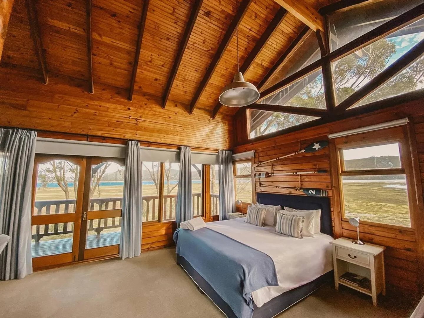 Bedroom, Bed in Oyster Creek Lodge