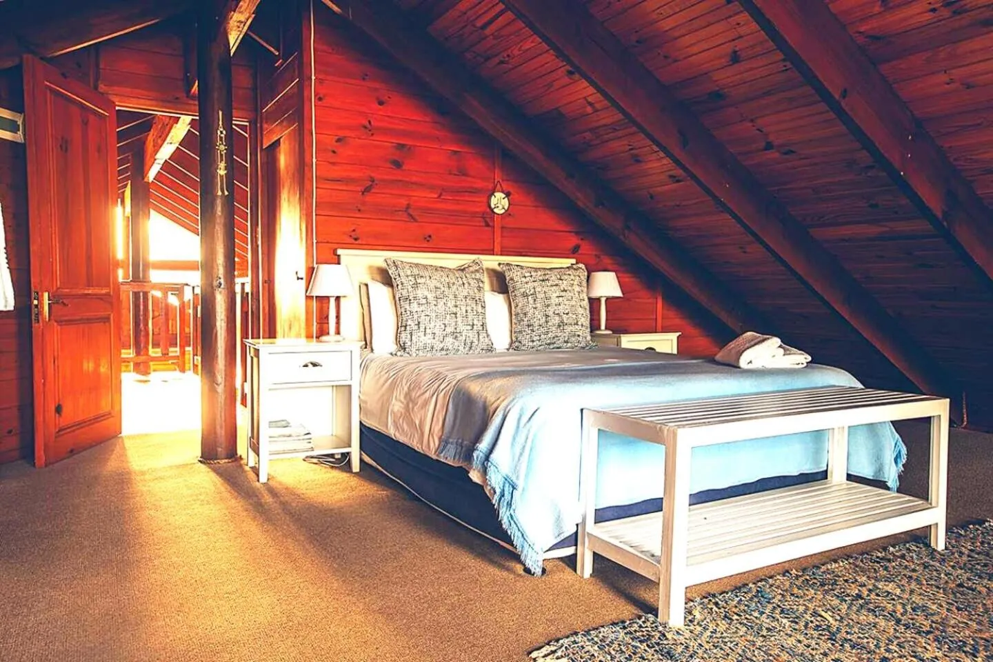 Bedroom, Bed in Oyster Creek Lodge