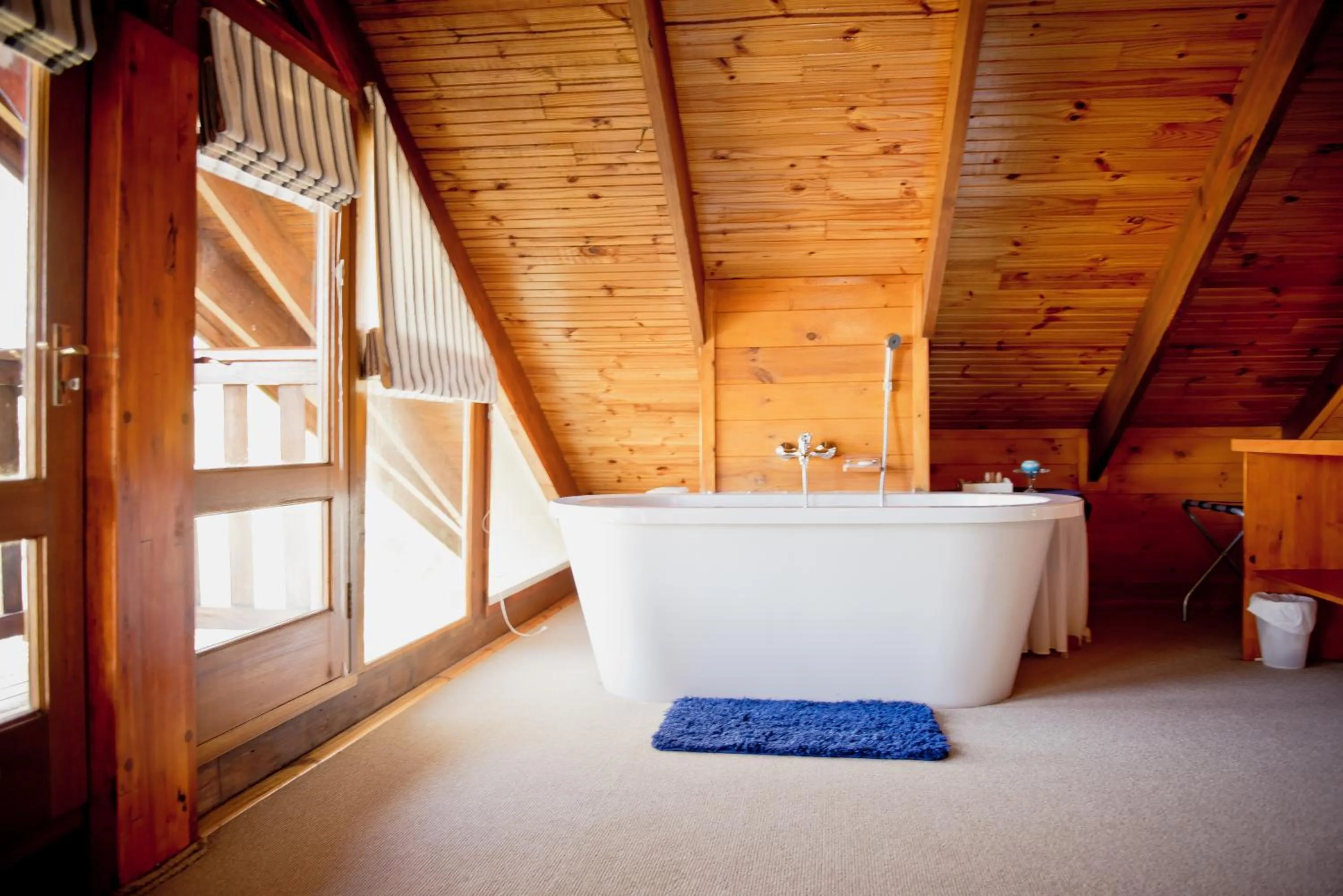 Bath, Bed in Oyster Creek Lodge