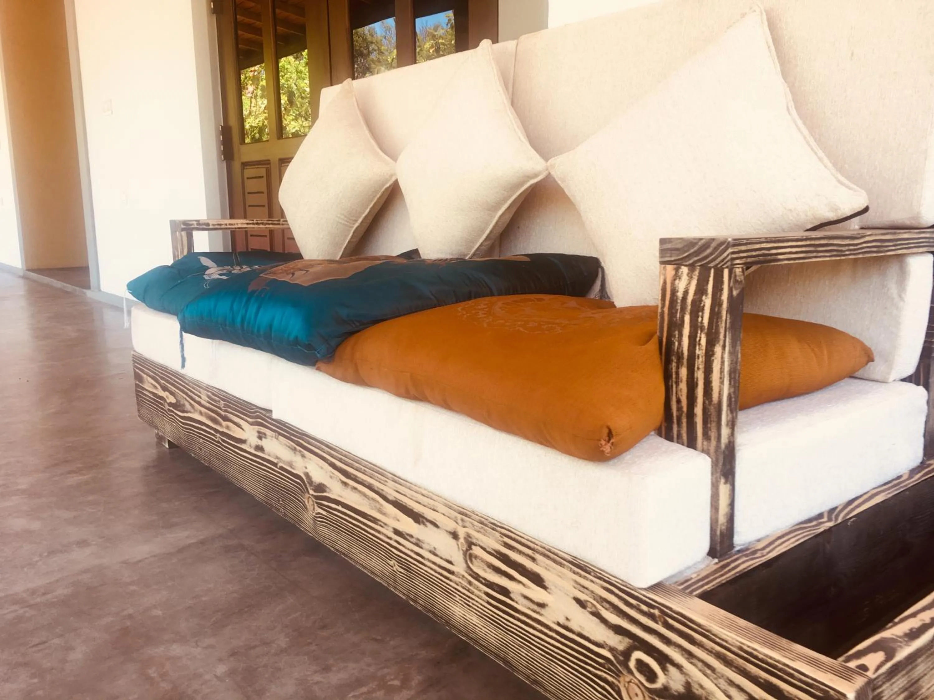 Seating area in il Frangipane