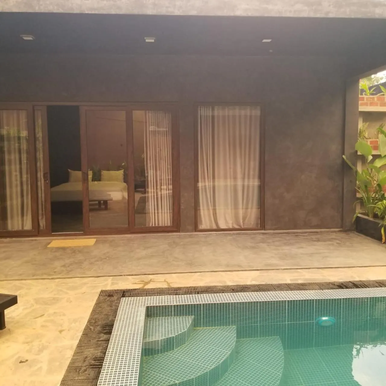 Pool view in il Frangipane