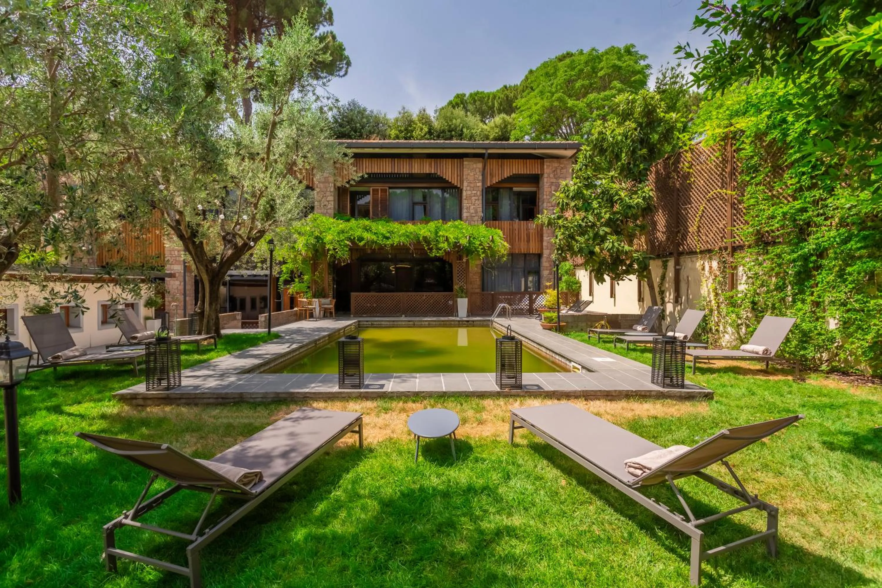 Facade/entrance in Fauno Urban Resort