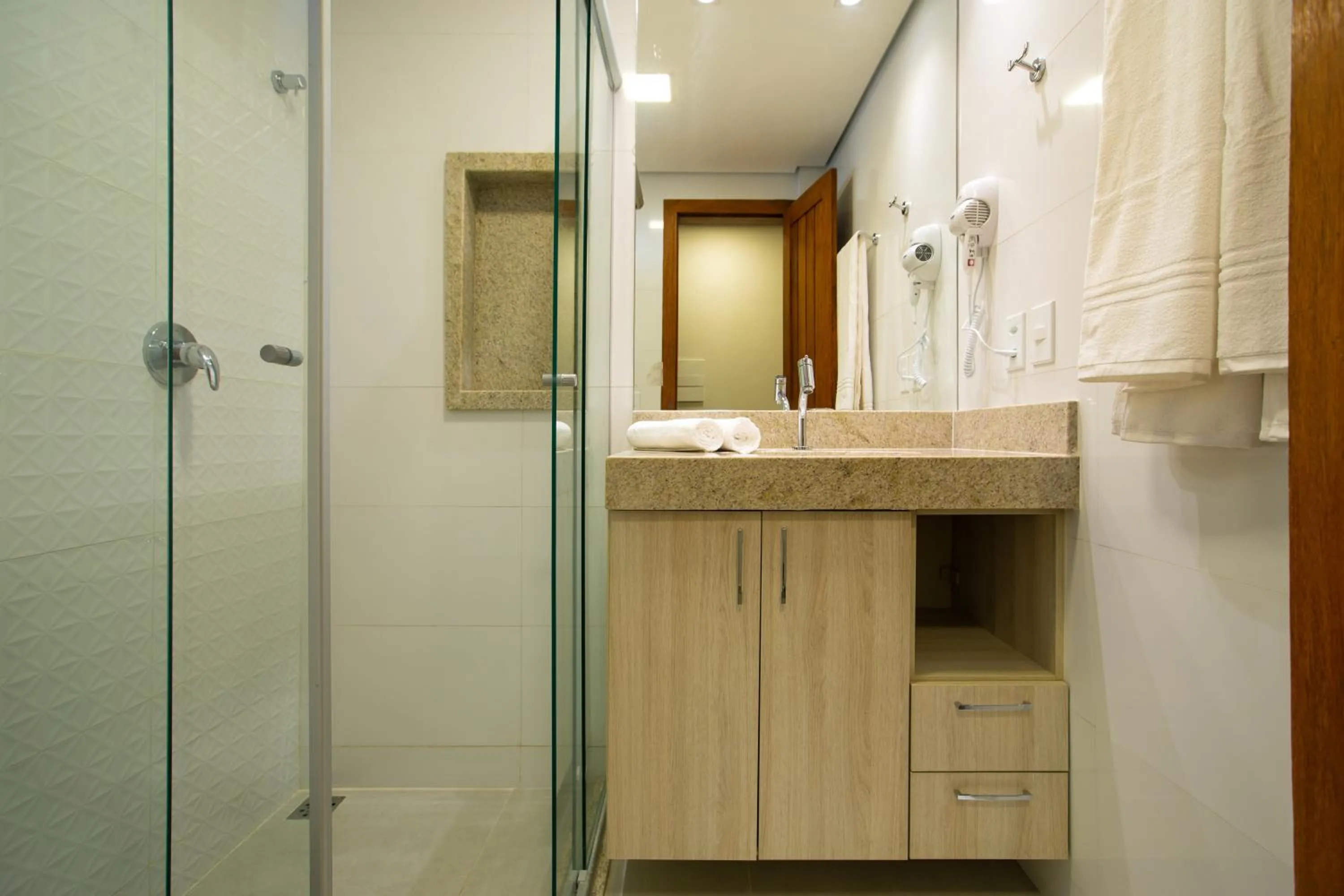 Bathroom in Hotel Encantos de Itaperapuã
