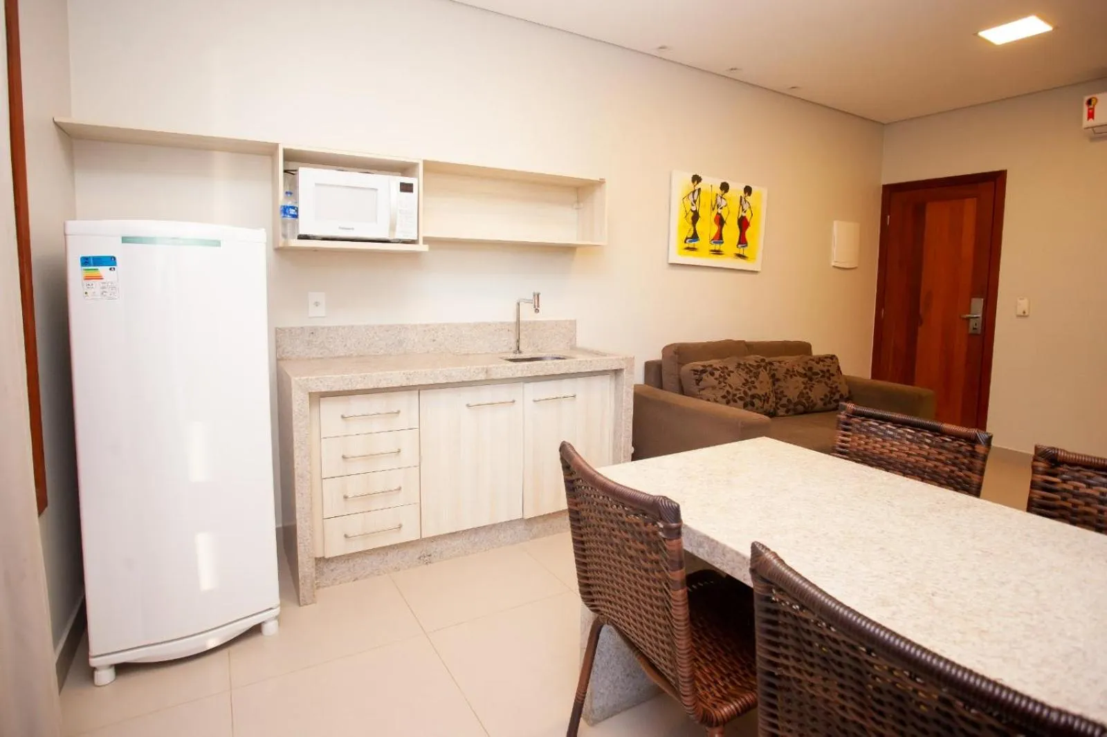 kitchen in Hotel Encantos de Itaperapuã