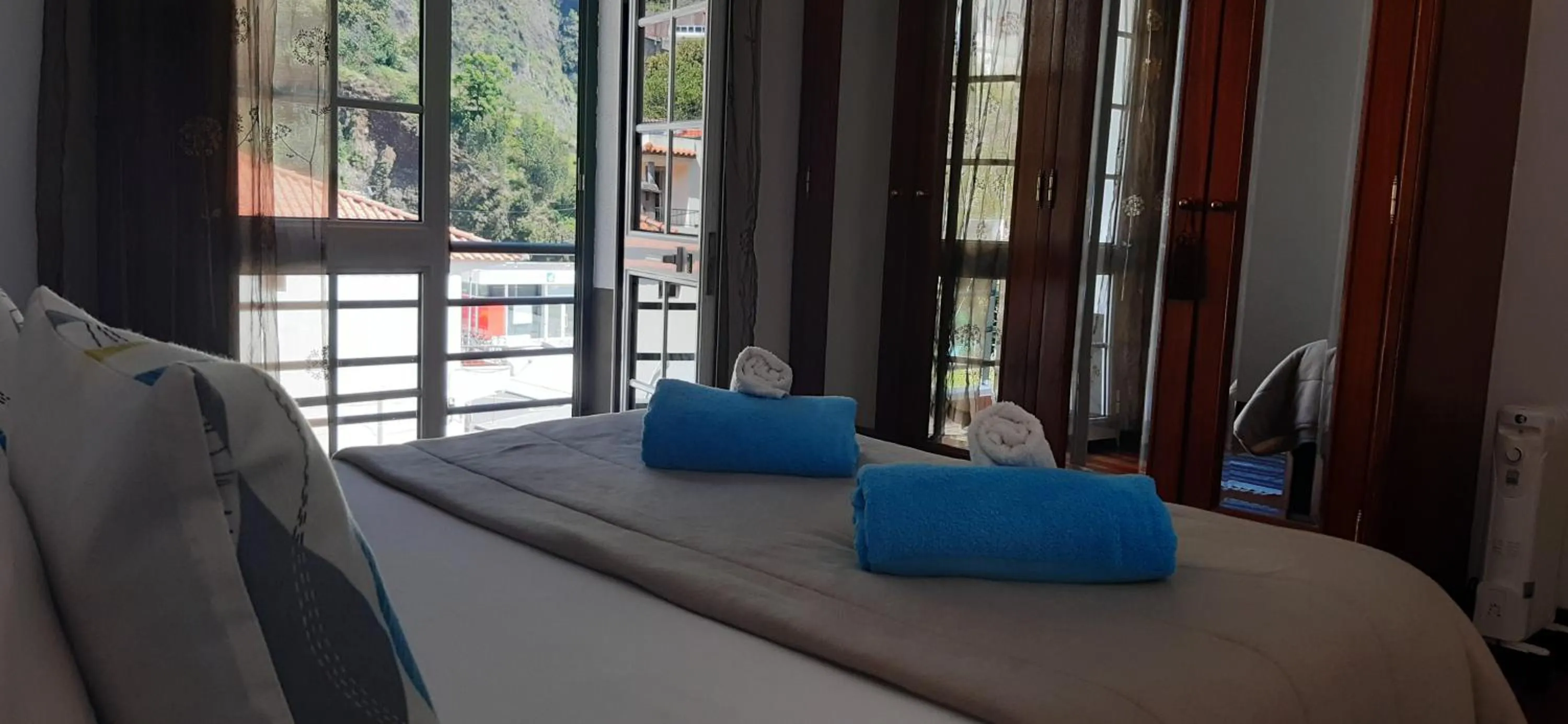 Bedroom, Bed in Valley of Nuns Holiday Apartments