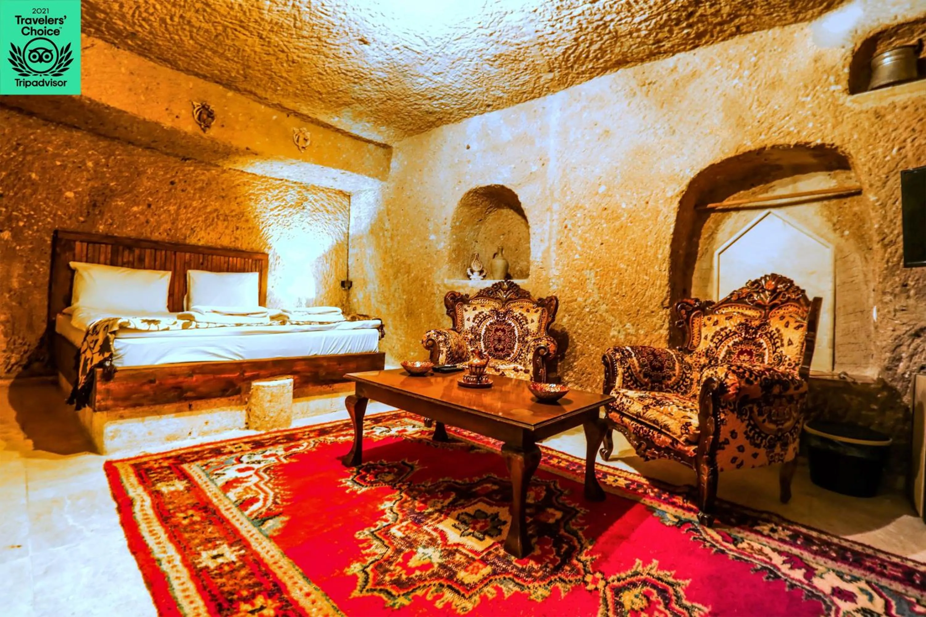 Photo of the whole room in Larissa Cave Hotel