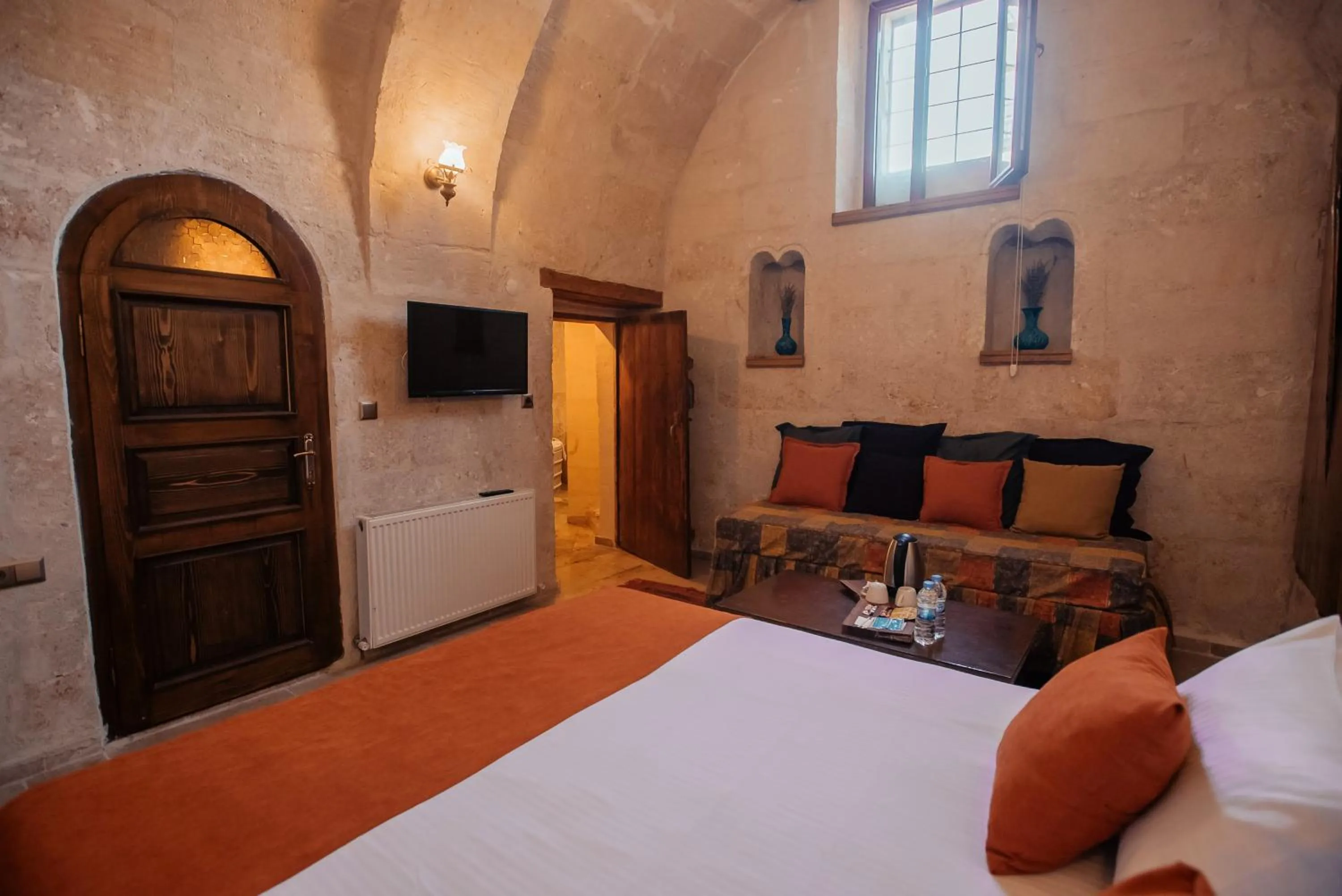 TV and multimedia in Larissa Cave Hotel