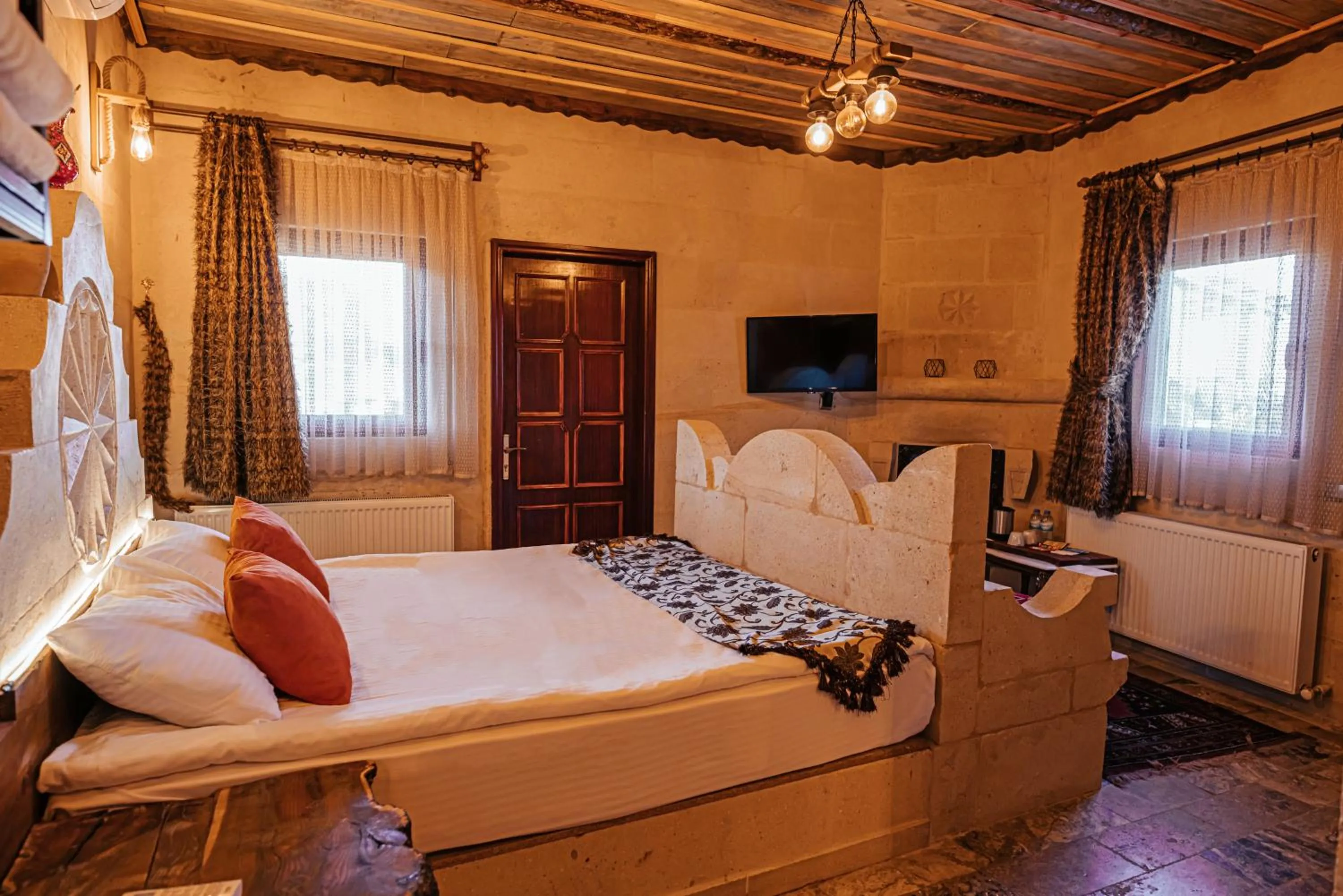 Massage in Larissa Cave Hotel