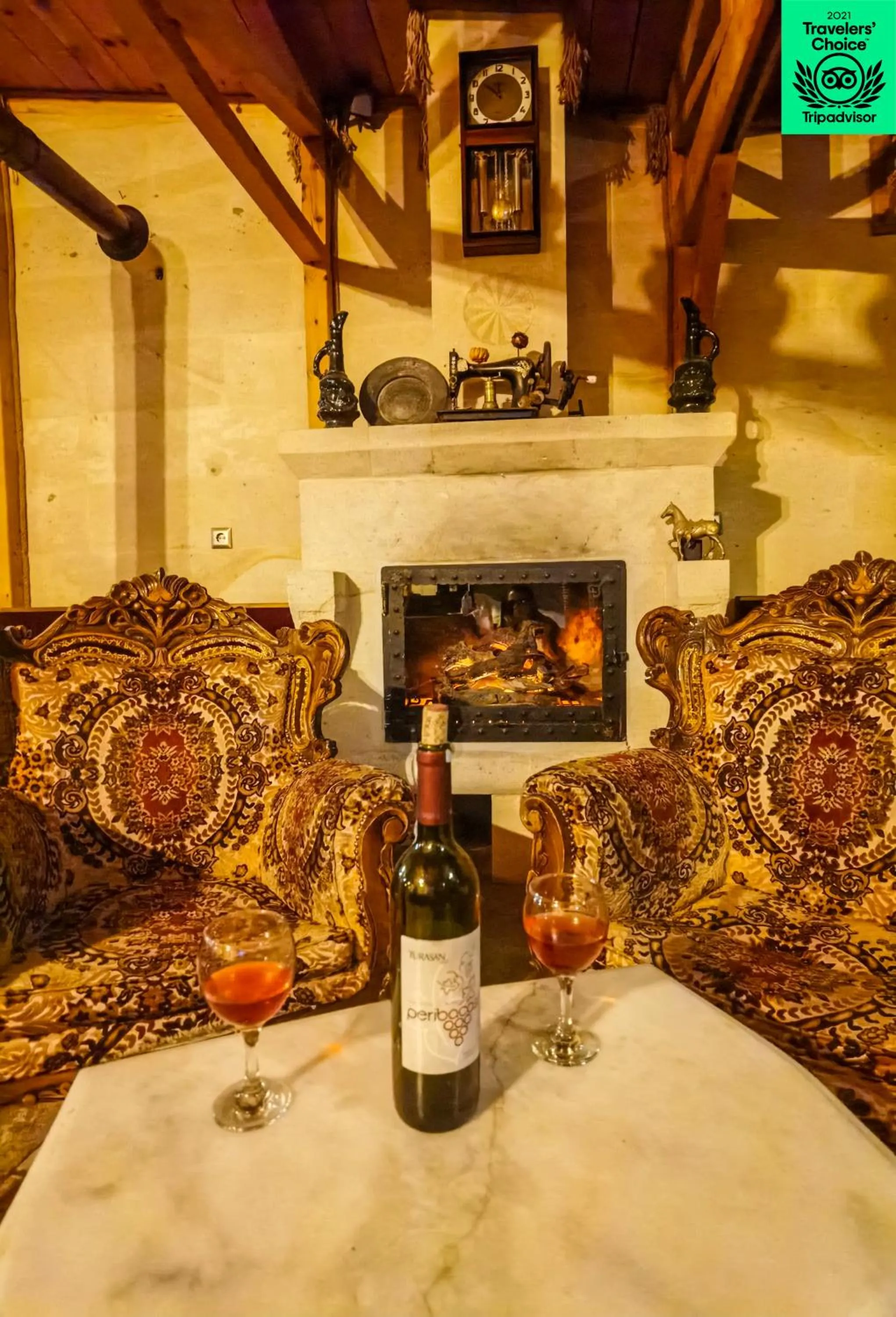 Lounge or bar in Larissa Cave Hotel