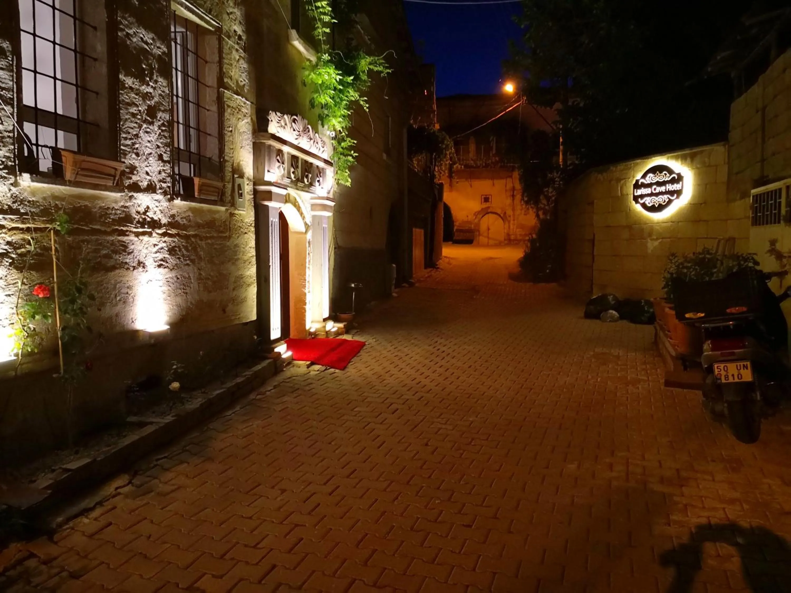 Facade/entrance in Larissa Cave Hotel