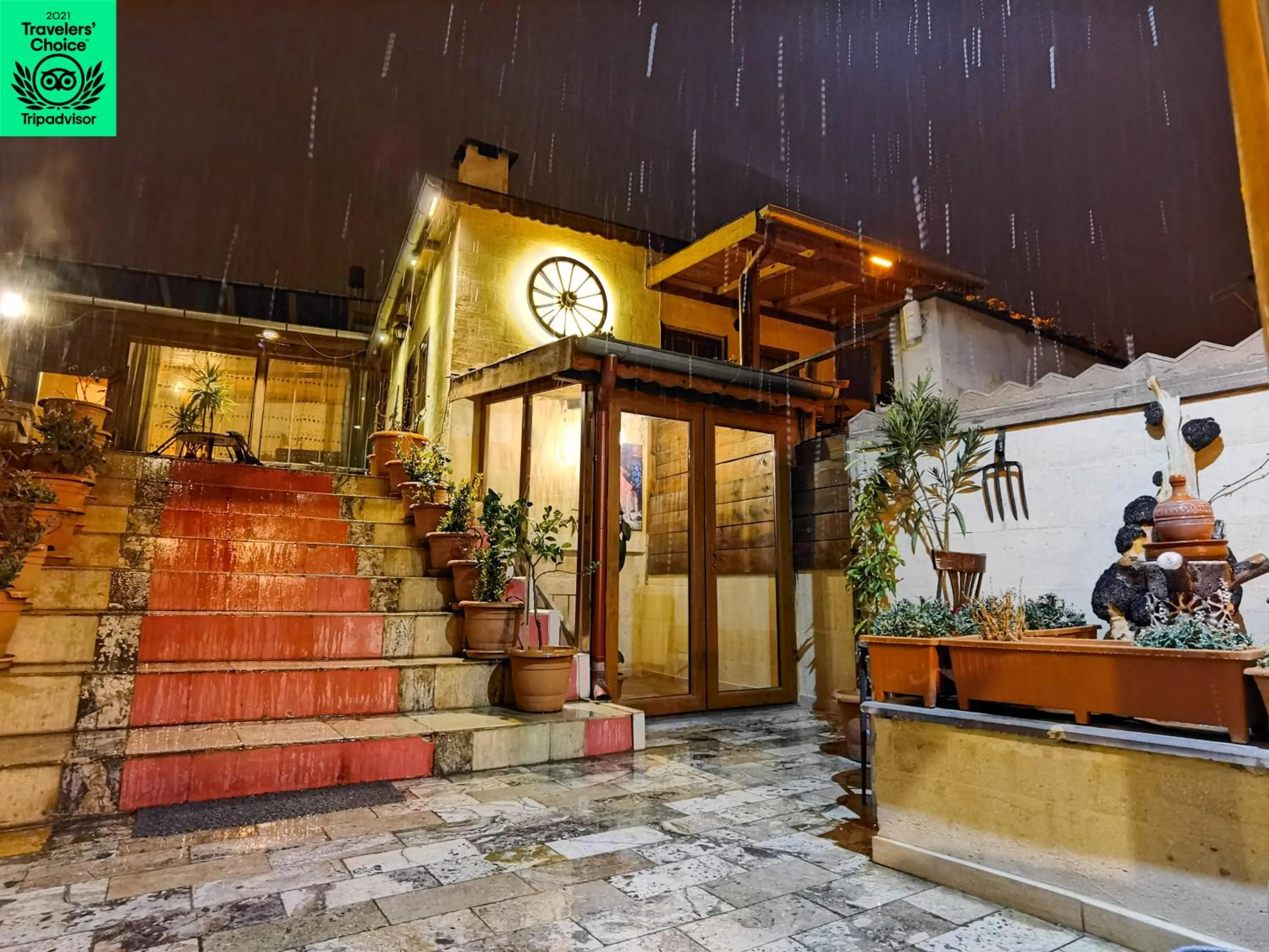 Facade/entrance in Larissa Cave Hotel