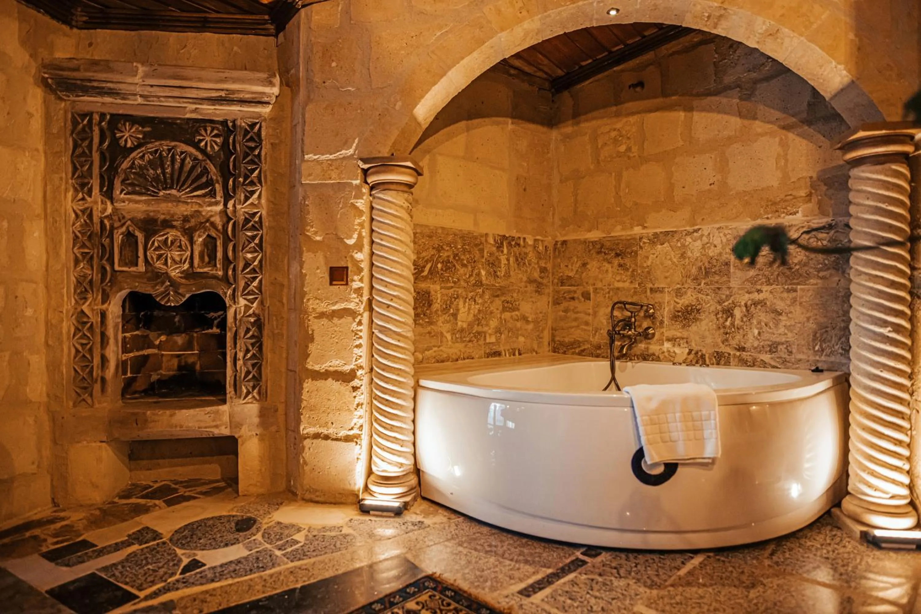 Hot Tub in Larissa Cave Hotel