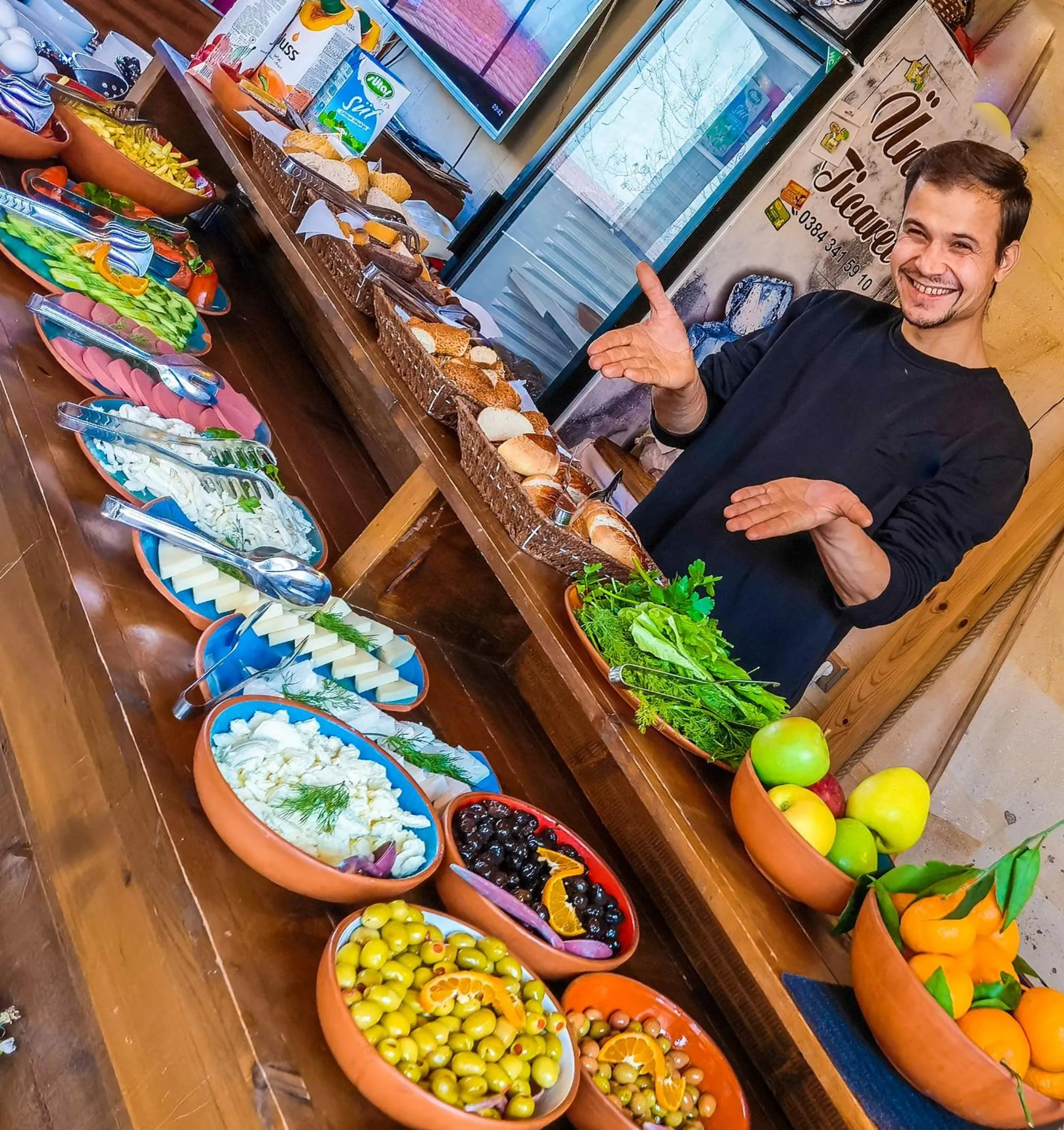 Food and drinks in Larissa Cave Hotel