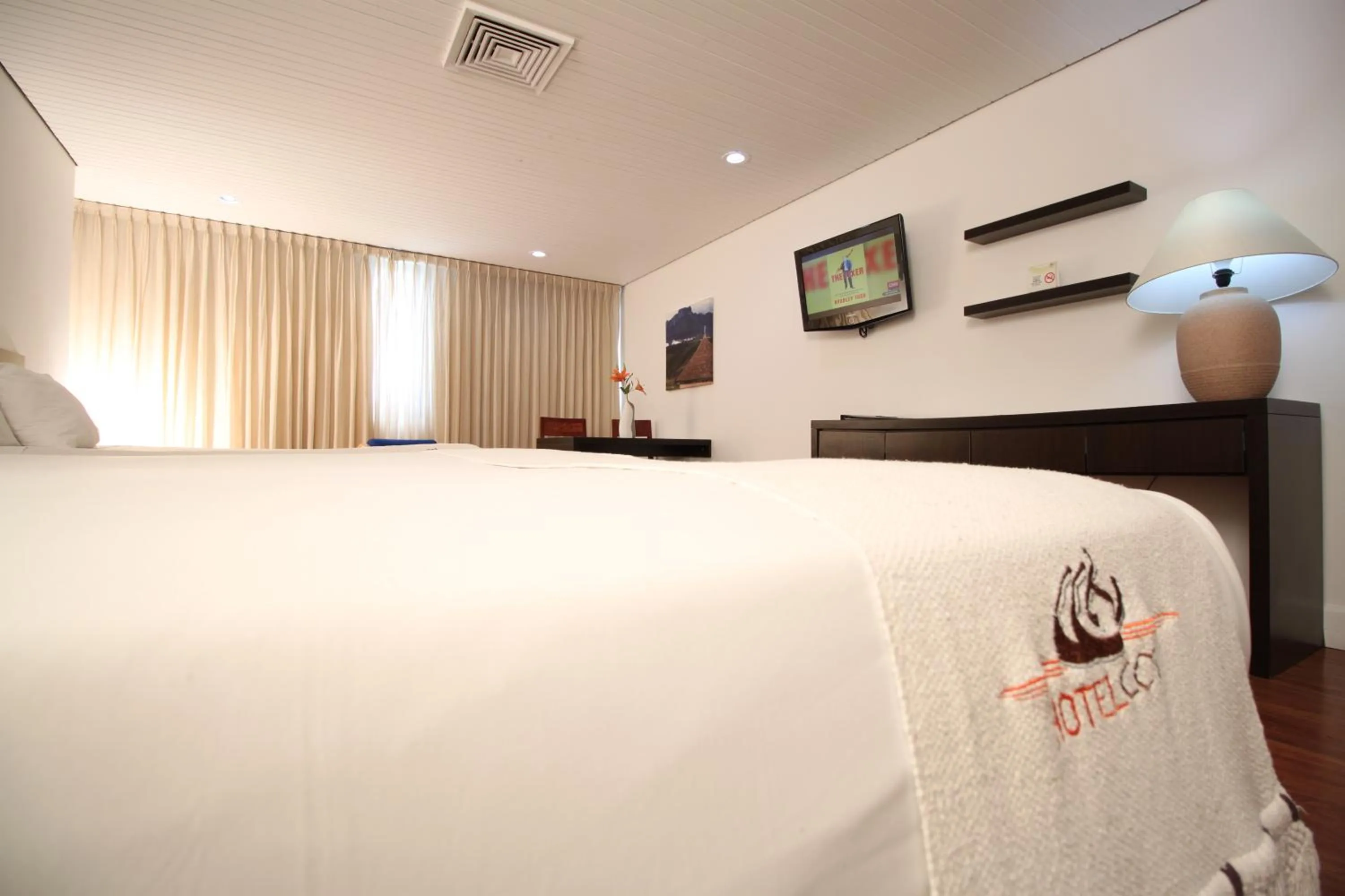 Bedroom, Bed in Hotel CCT Caracas