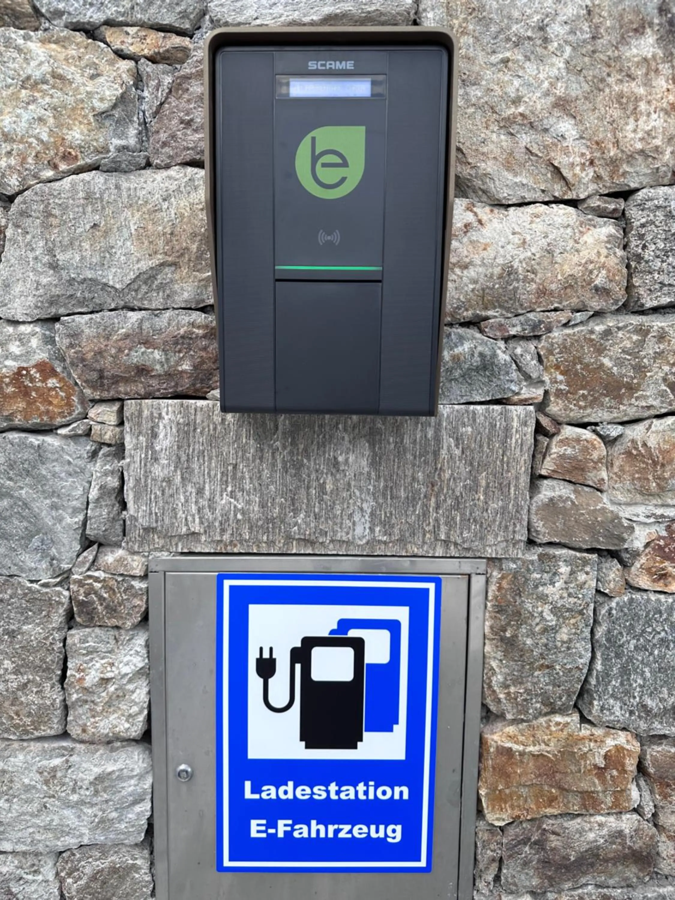 Parking in Bed & Breakfast Hotel Nives