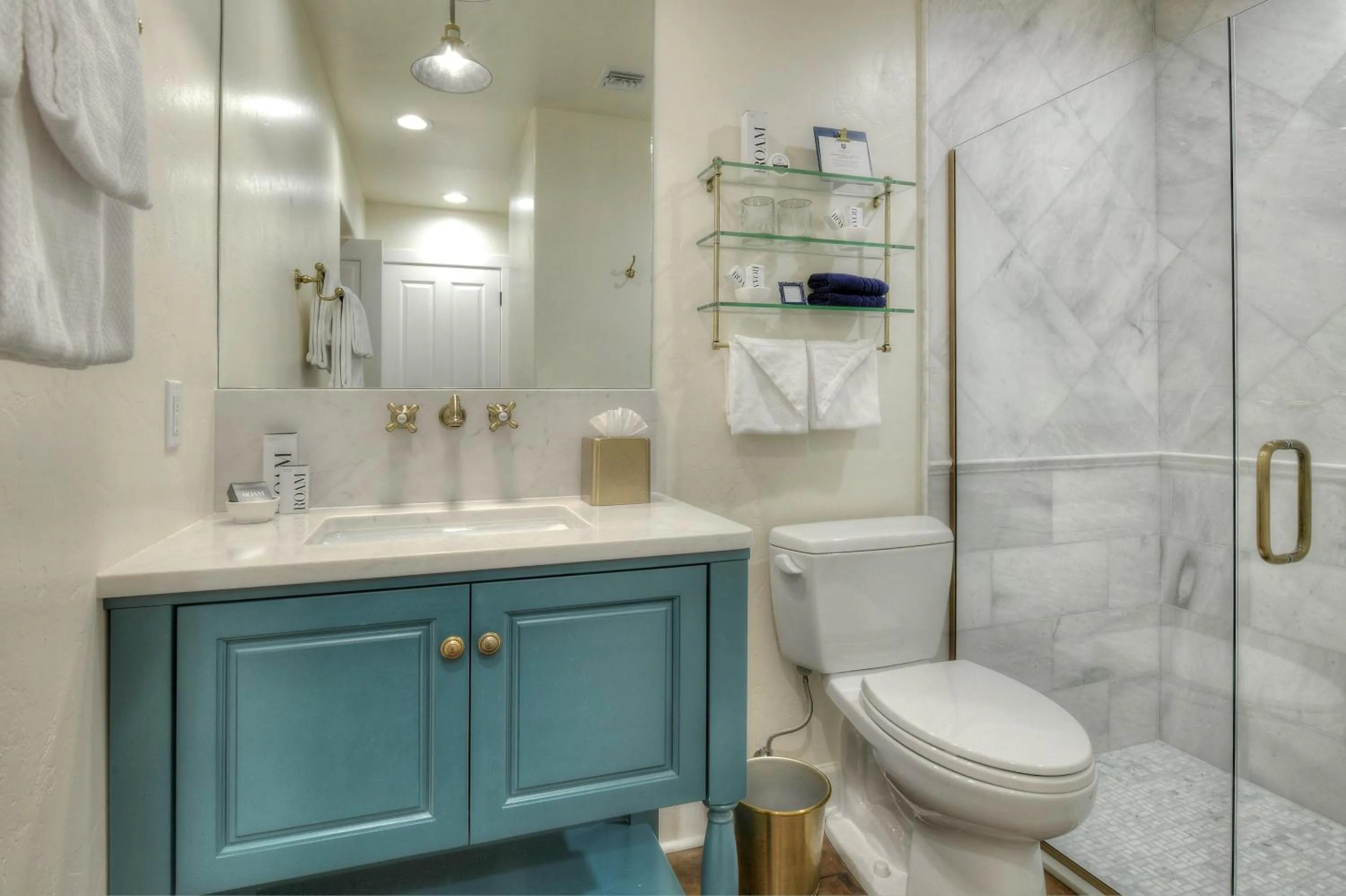 Bathroom in Armory Park Inn