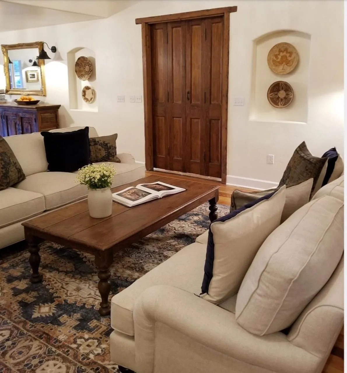 Living room in Armory Park Inn