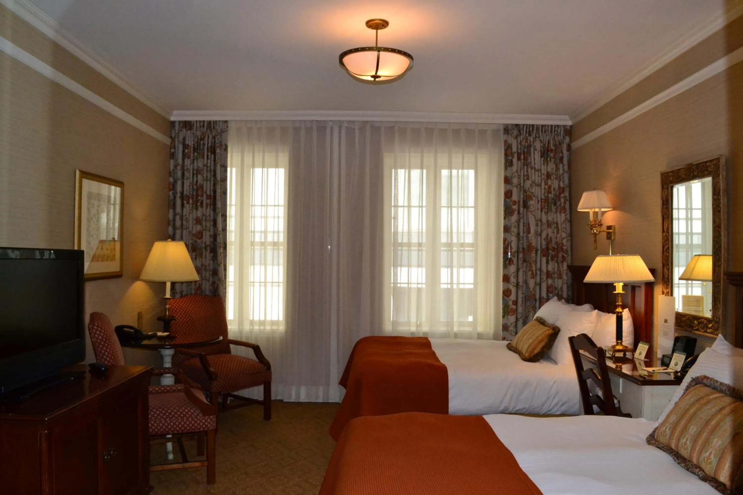 Photo of the whole room, Bed in The Wall Street Inn