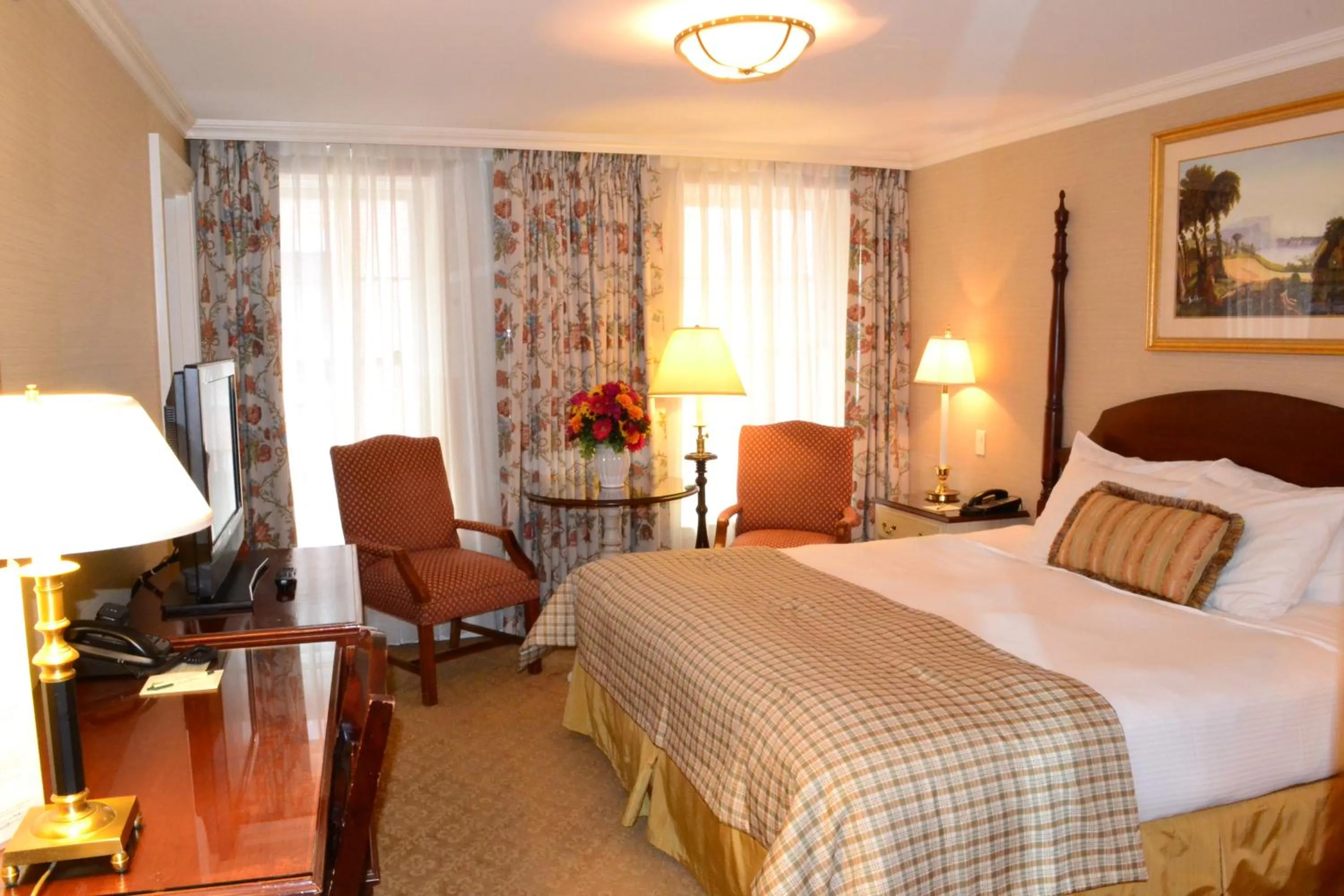 Photo of the whole room, Bed in The Wall Street Inn