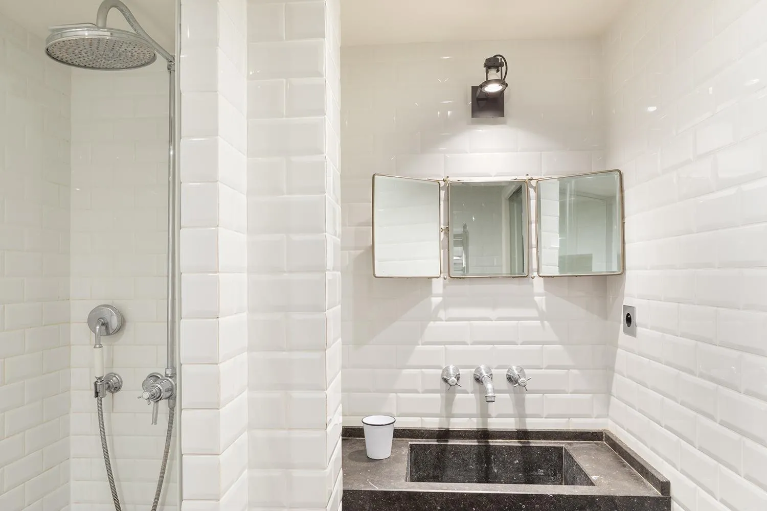 Shower in Pick A Flat's Apartments in Saint Germain - Paul-Louis Courier