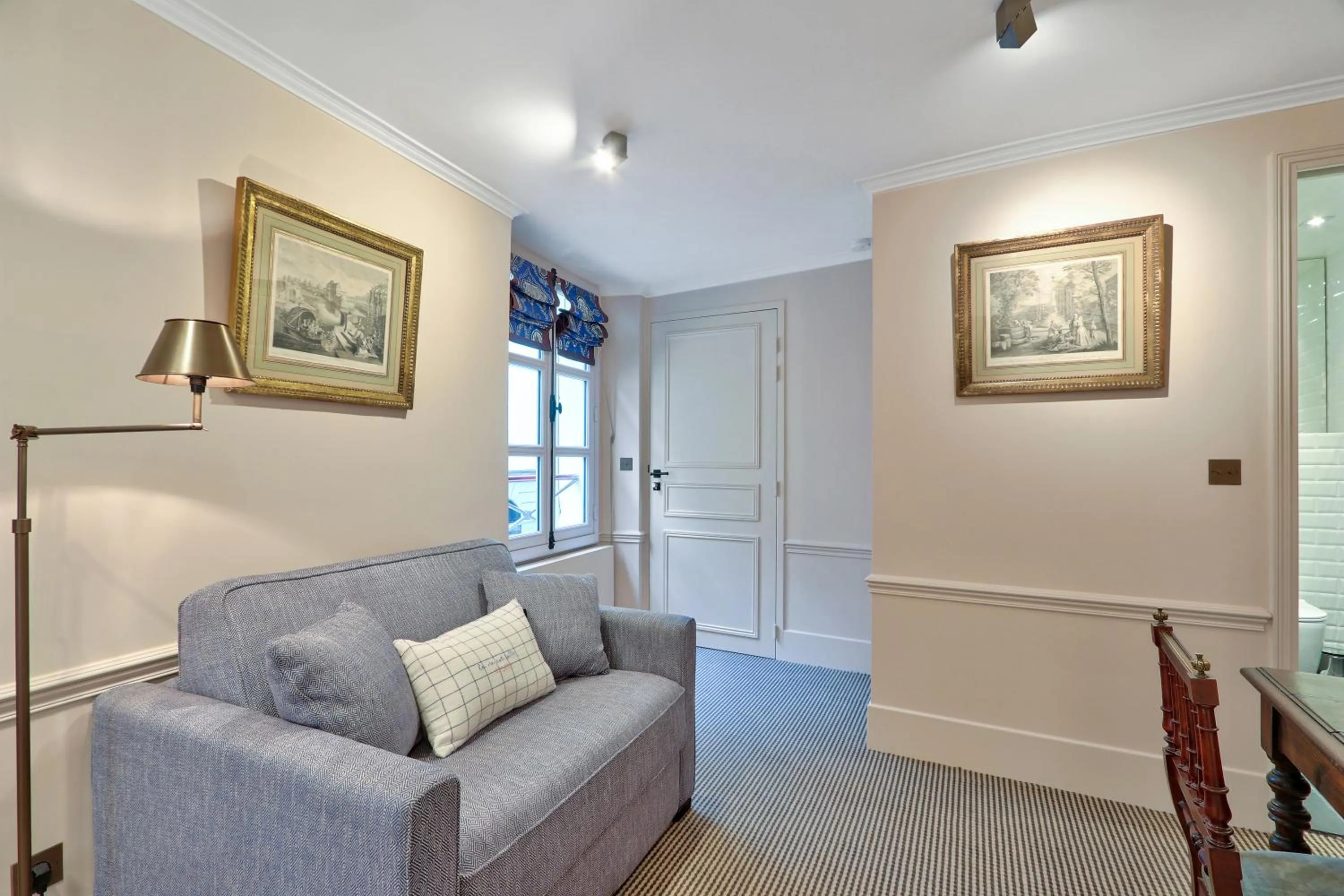 Living room in Pick A Flat's Apartments in Saint Germain - Paul-Louis Courier