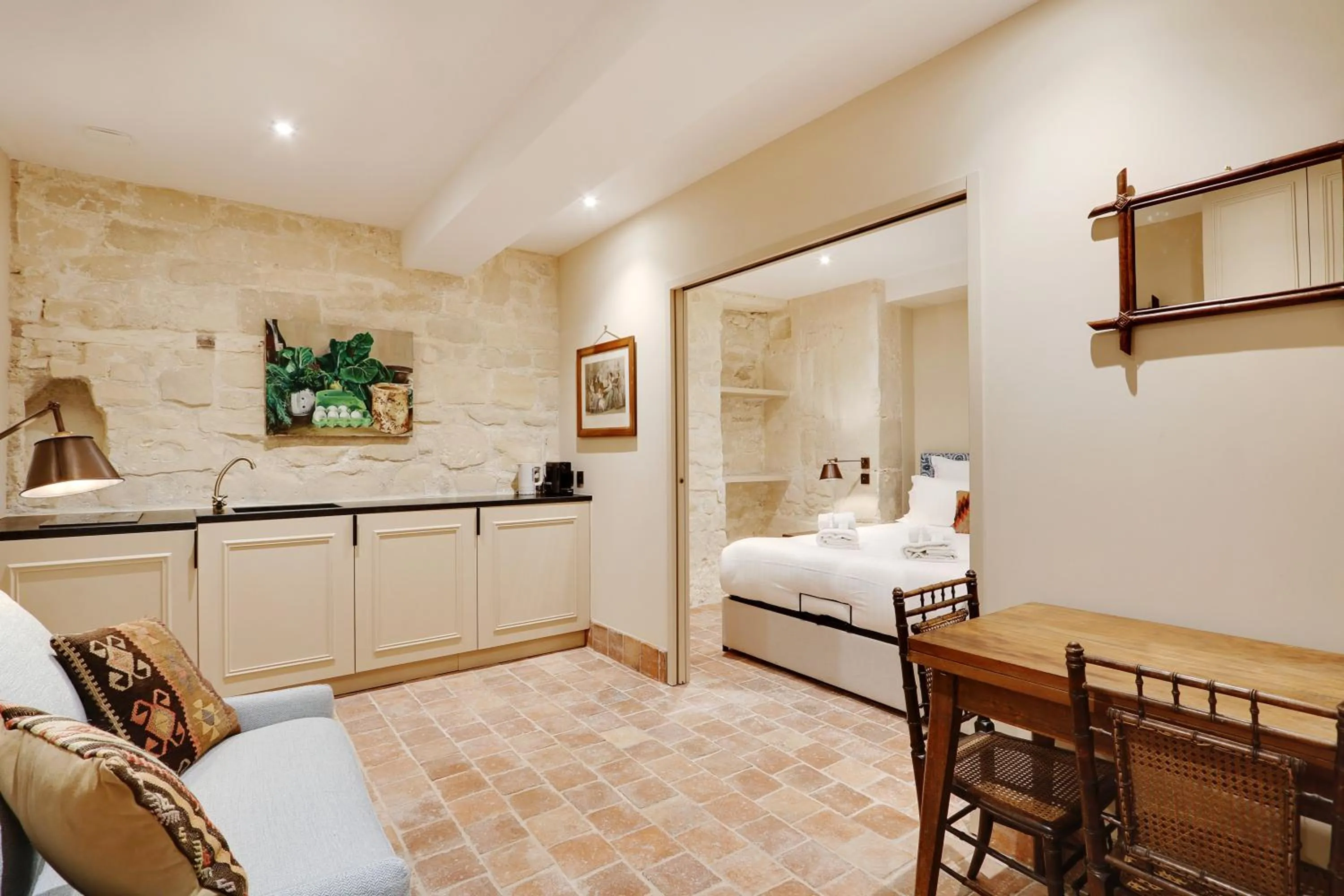 Kitchen or kitchenette, Bed in Pick A Flat's Apartments in Saint Germain - Paul-Louis Courier