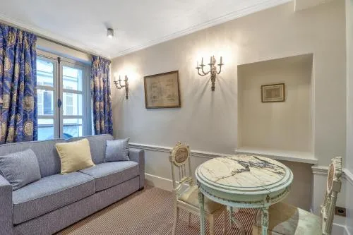 Living room in Pick A Flat's Apartments in Saint Germain - Paul-Louis Courier