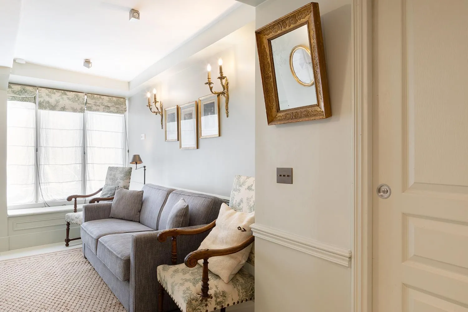 Living room in Pick A Flat's Apartments in Saint Germain - Paul-Louis Courier