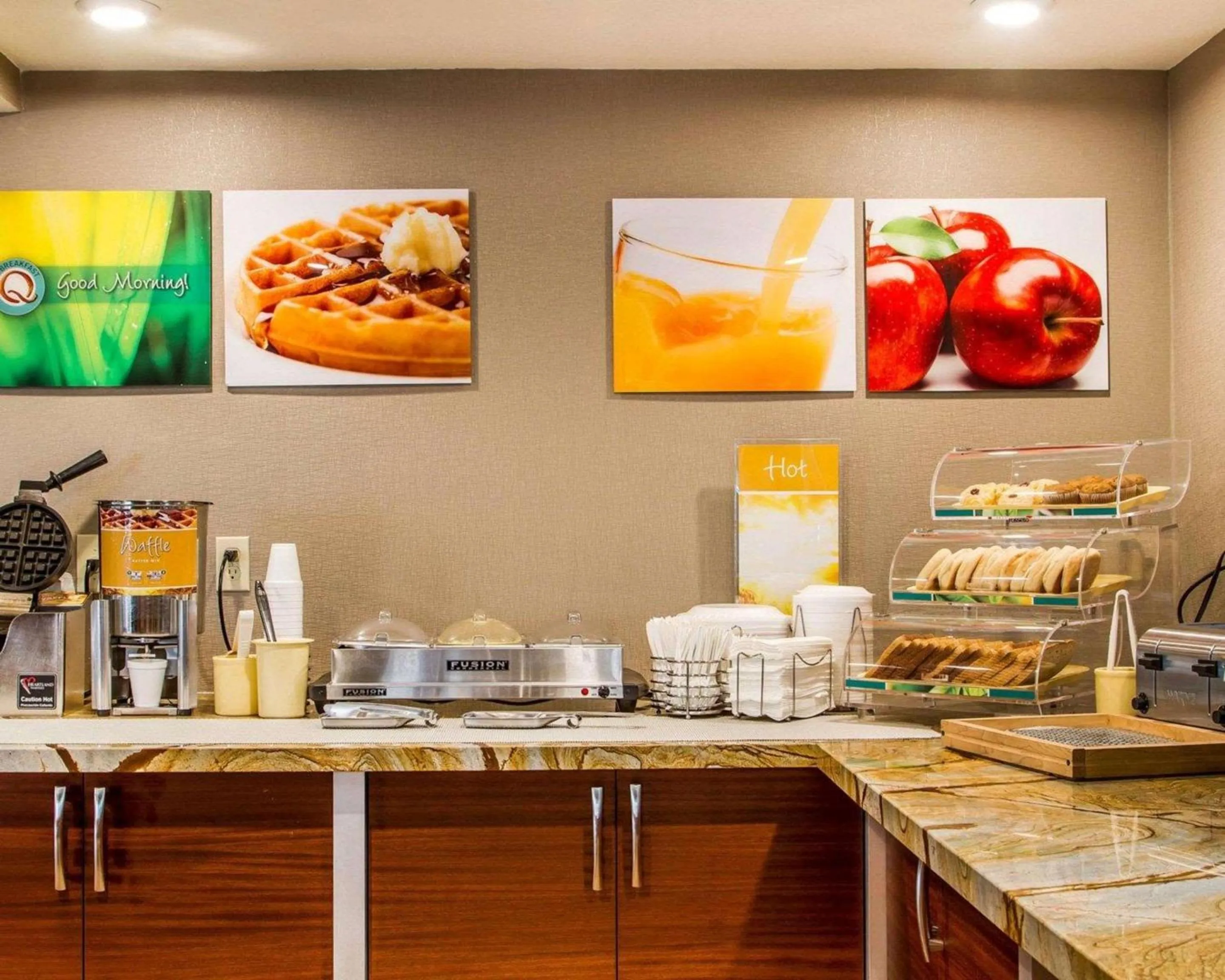 Breakfast in Quality Inn Sacramento Convention Center