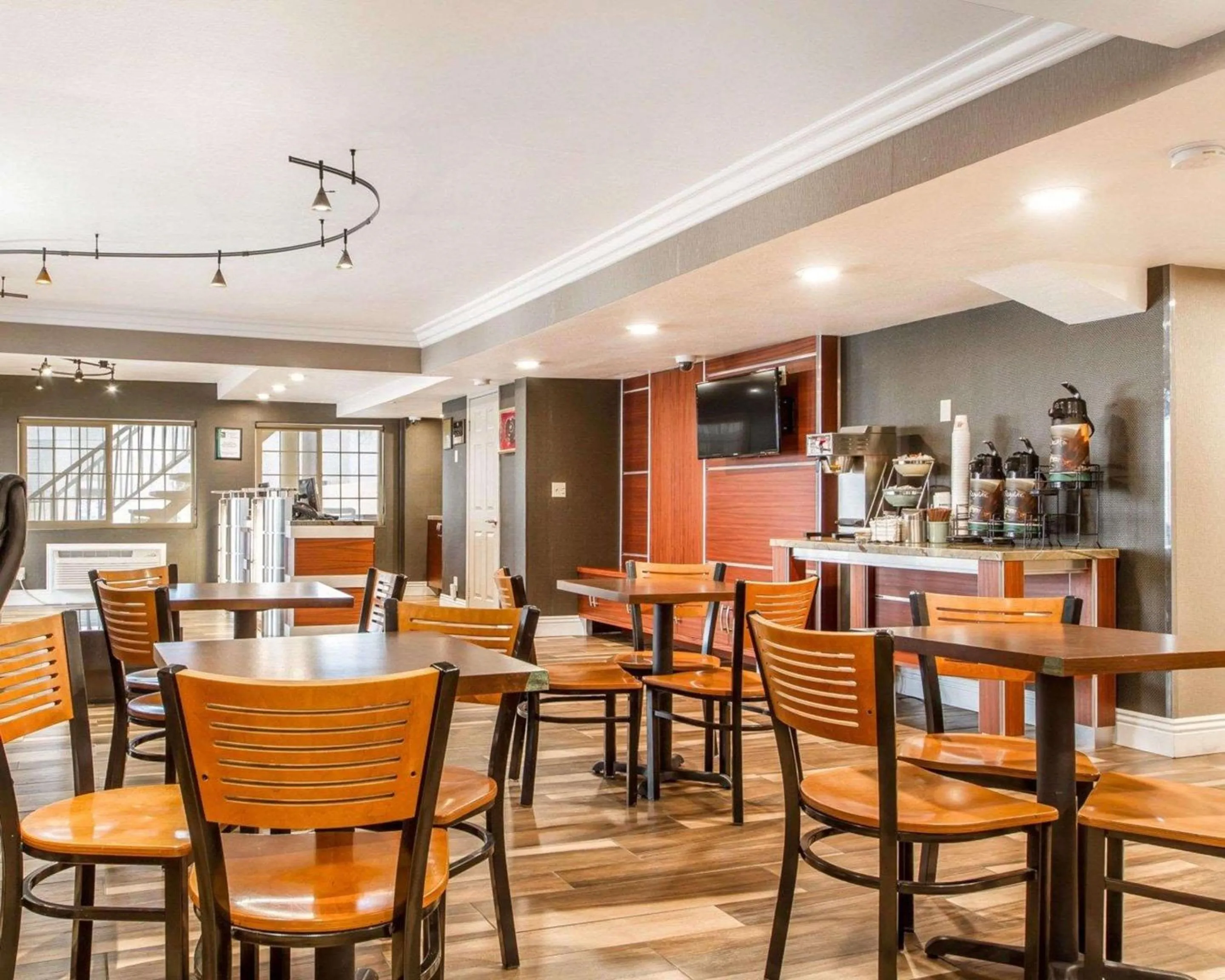 Lobby or reception in Quality Inn Sacramento Convention Center