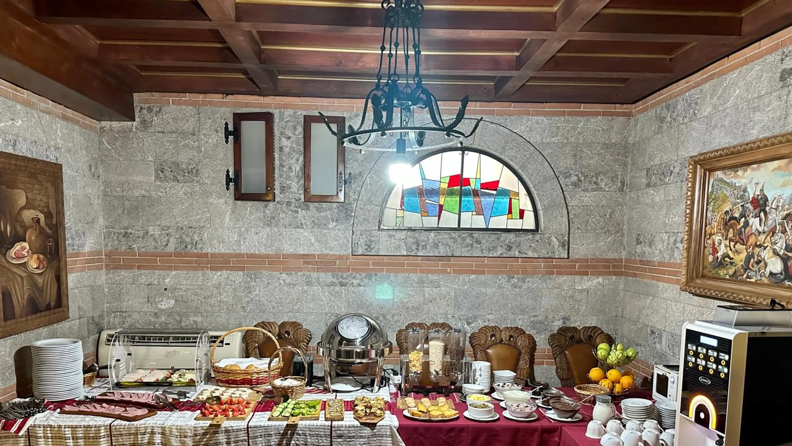 Kitchen or kitchenette in Brilant Antik Hotel