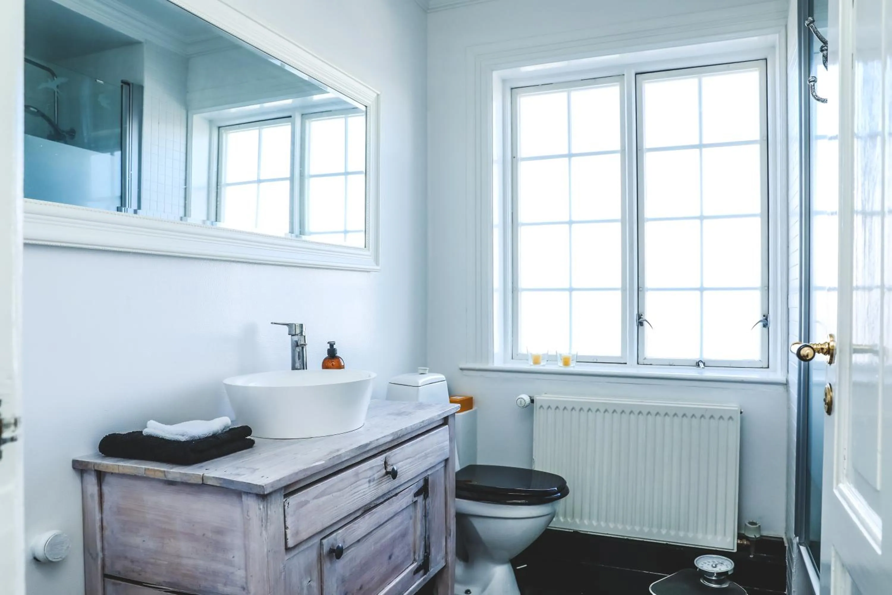 Bathroom in Hoepfner and Tulinius Historical Houses