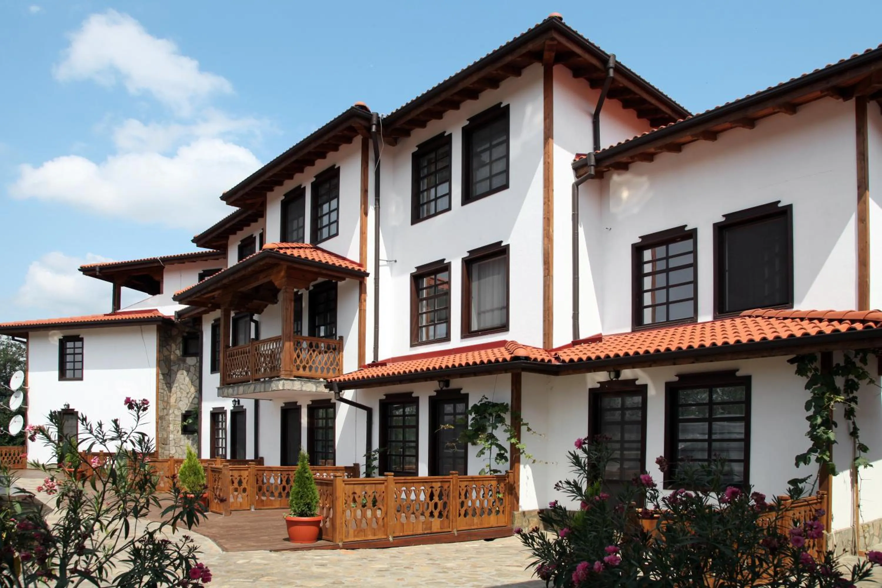 Property building in Wine & Spa Complex Starosel