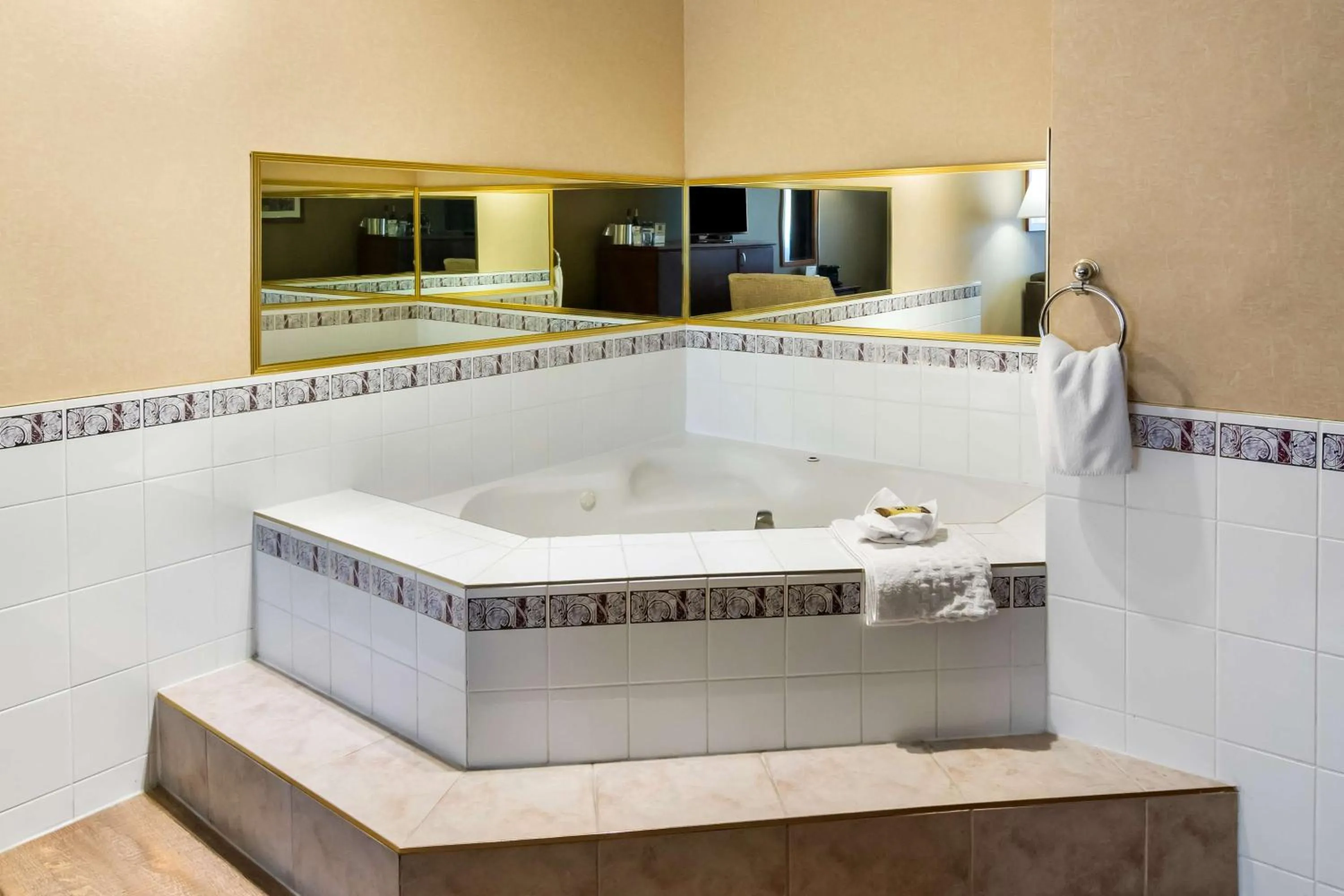 Spa and wellness centre/facilities in Best Western Plus Osoyoos Hotel & Suites