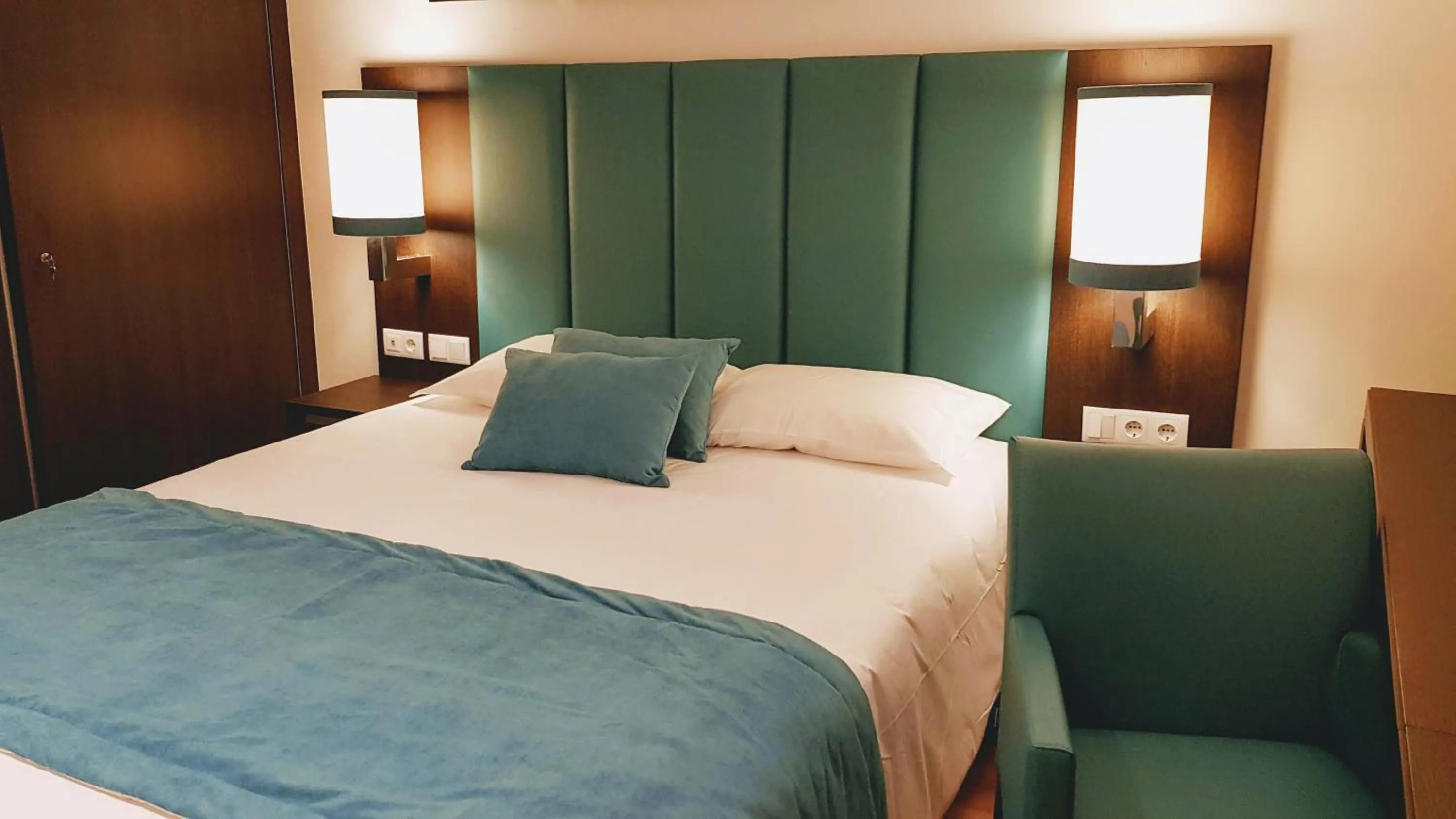 Bed in Porto City Hotel