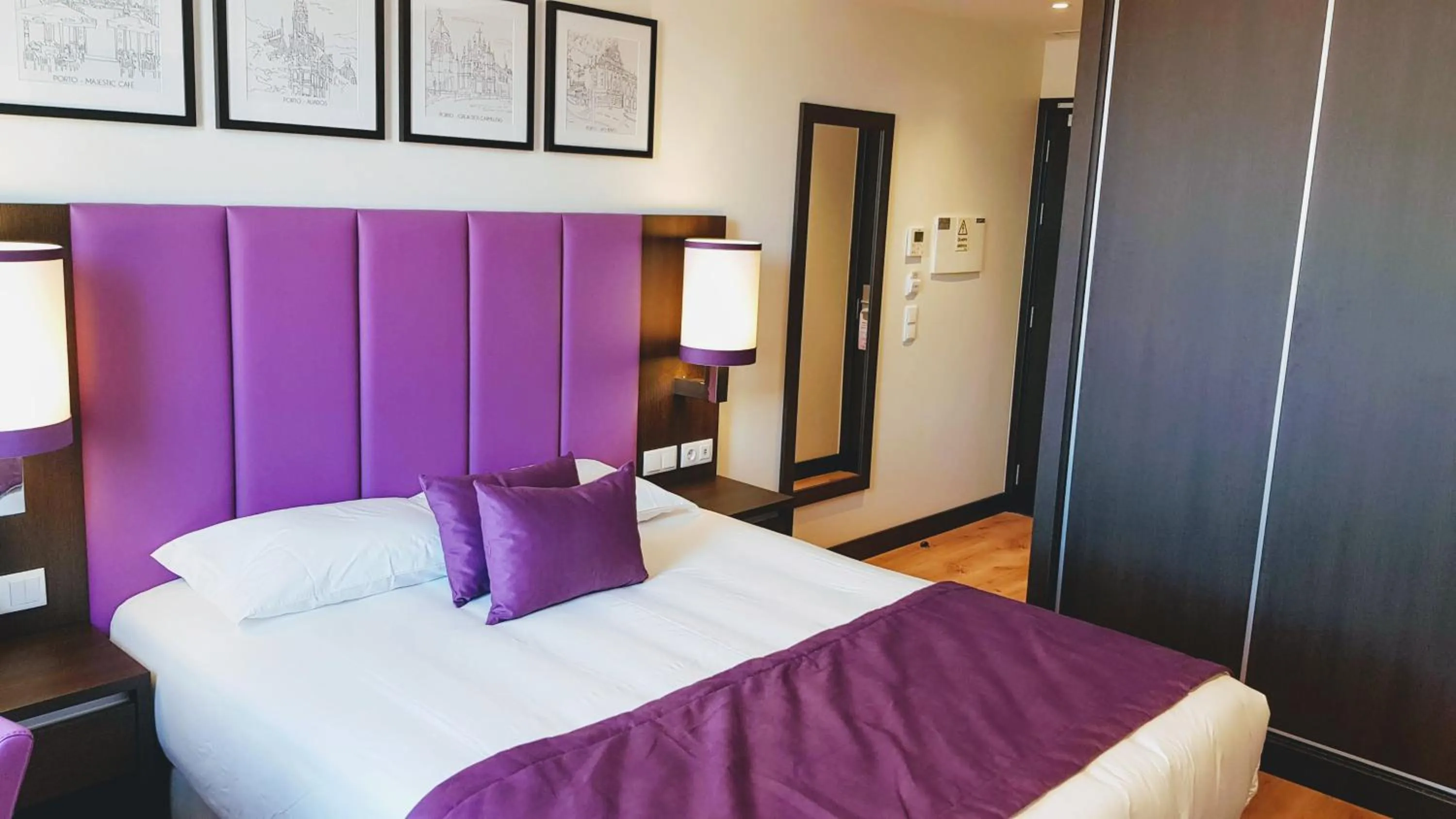 Bed in Porto City Hotel