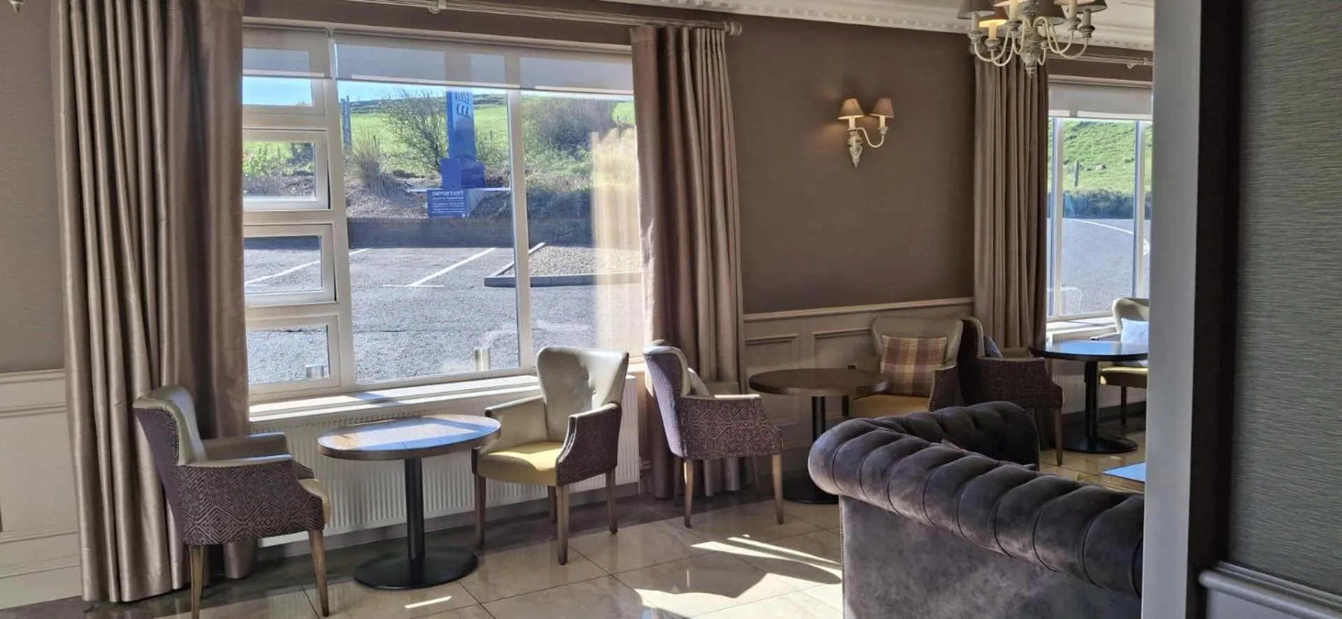 Lobby or reception in Royal Court Hotel