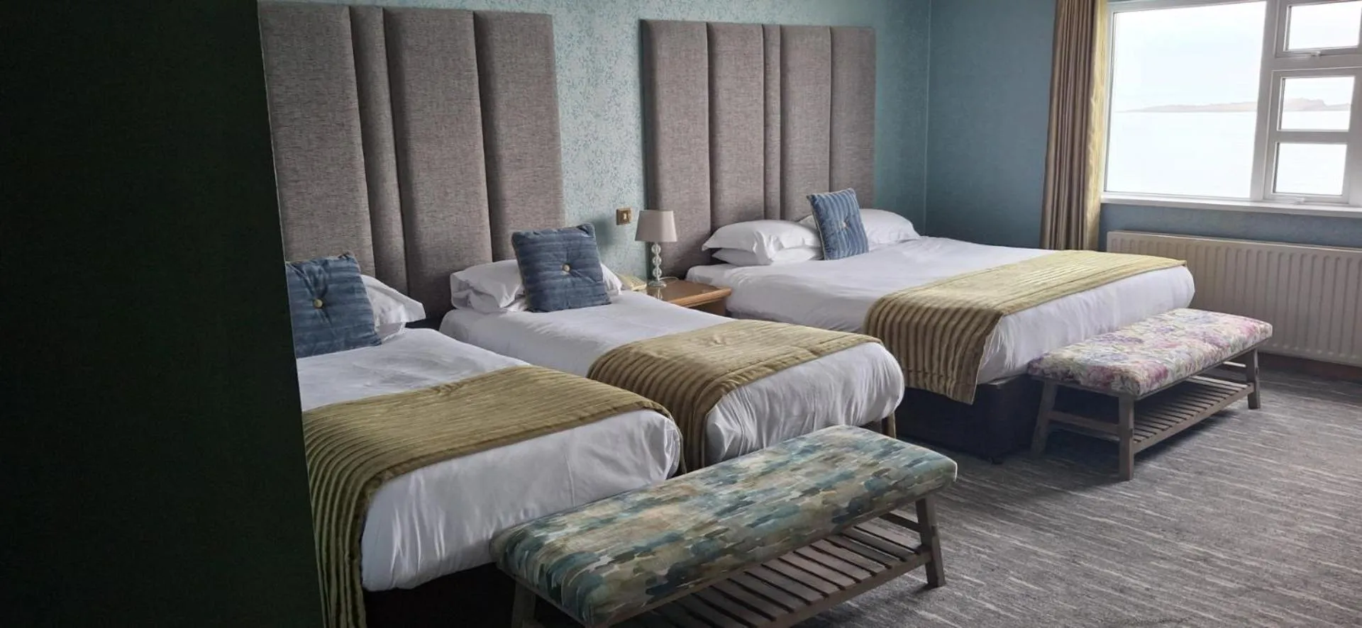 Bedroom, Bed in Royal Court Hotel