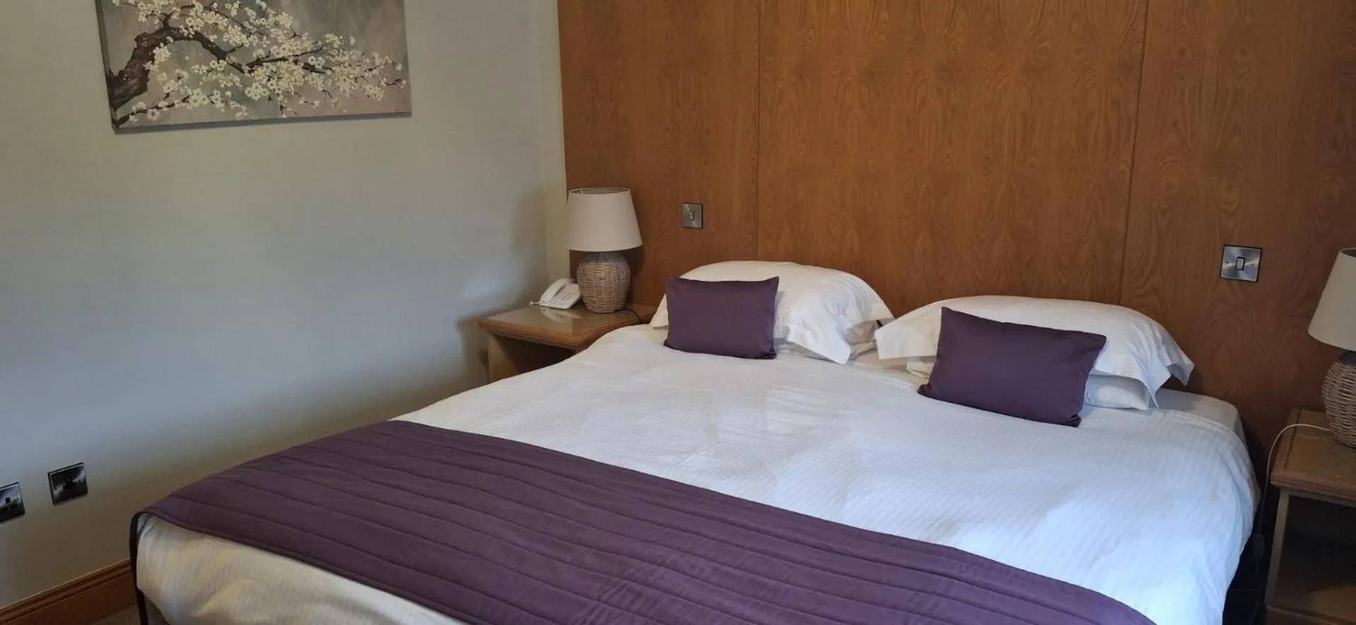 Bedroom, Bed in Royal Court Hotel