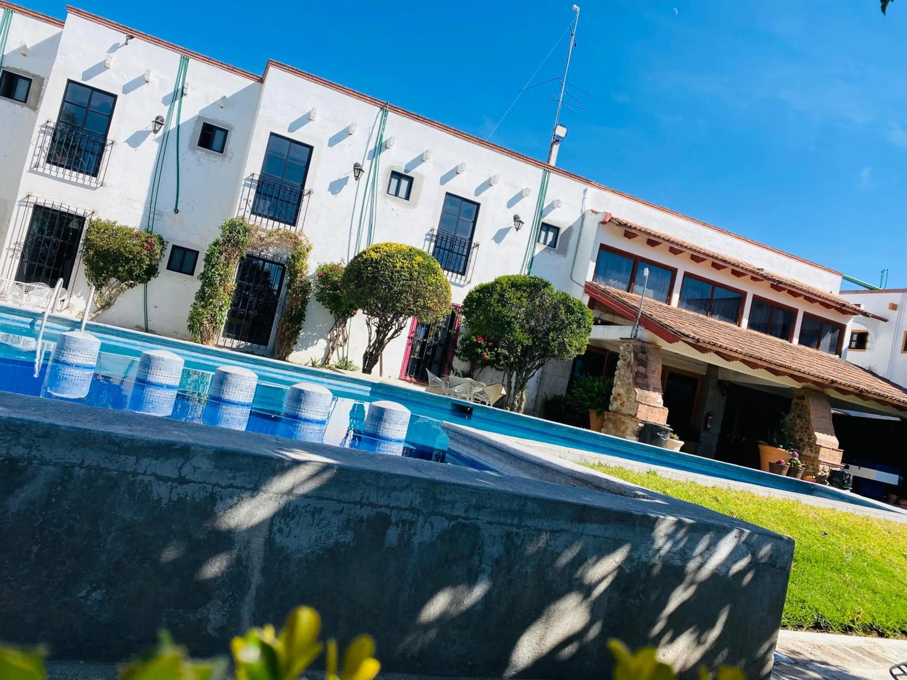 Property building in Hotel La Mansión