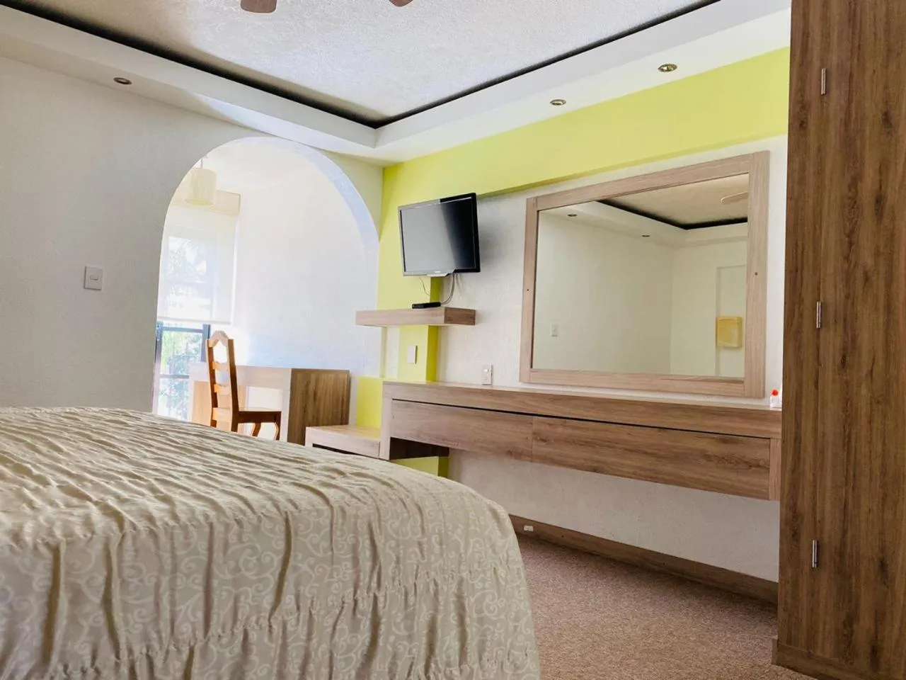 Bed in Hotel La Mansión