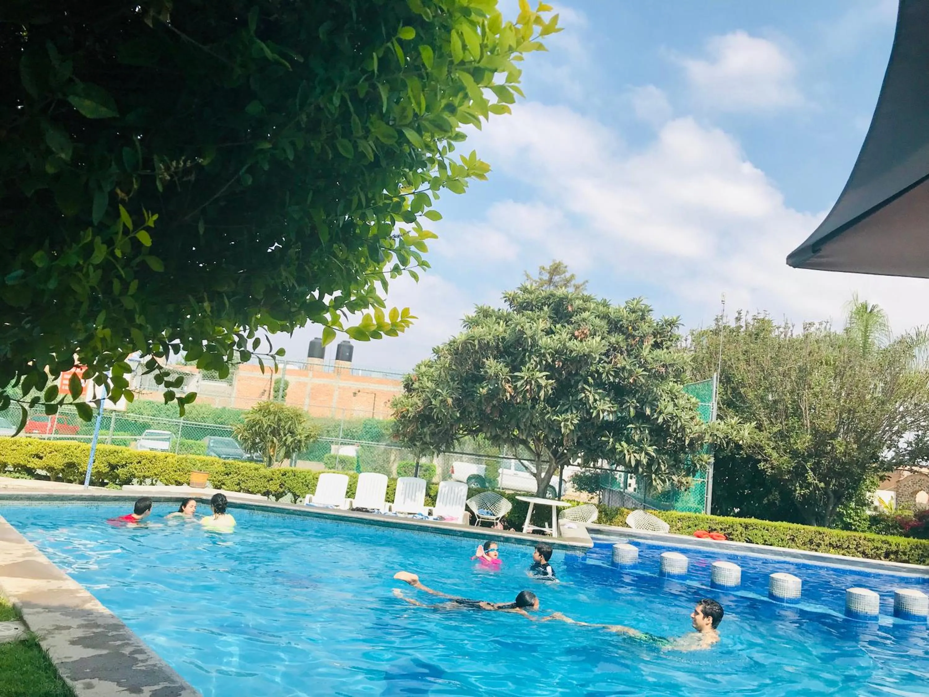 Swimming pool in Hotel La Mansión