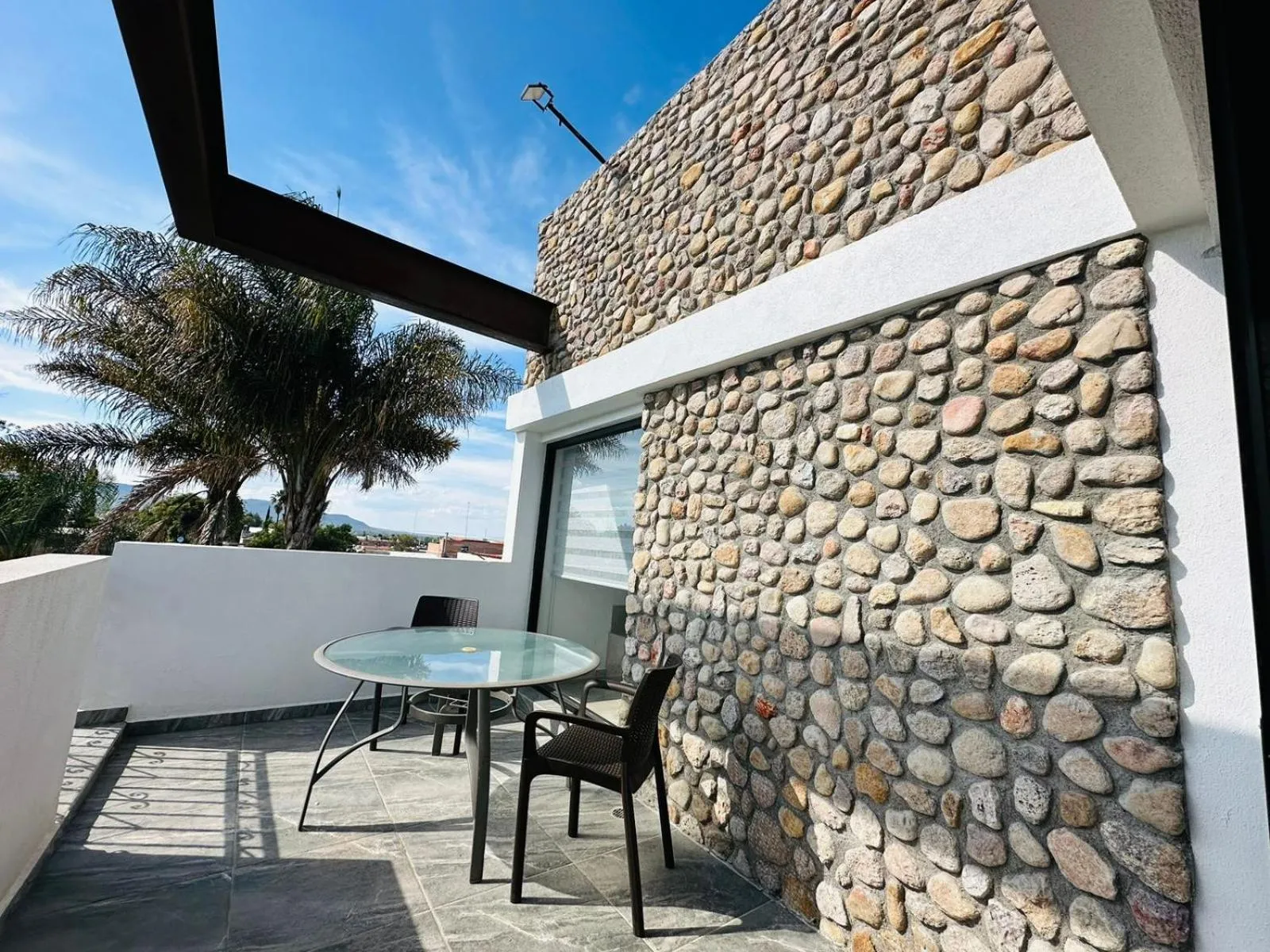 Day in Hotel La Mansión