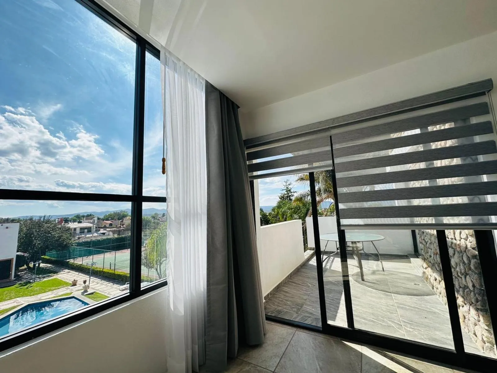 Day in Hotel La Mansión