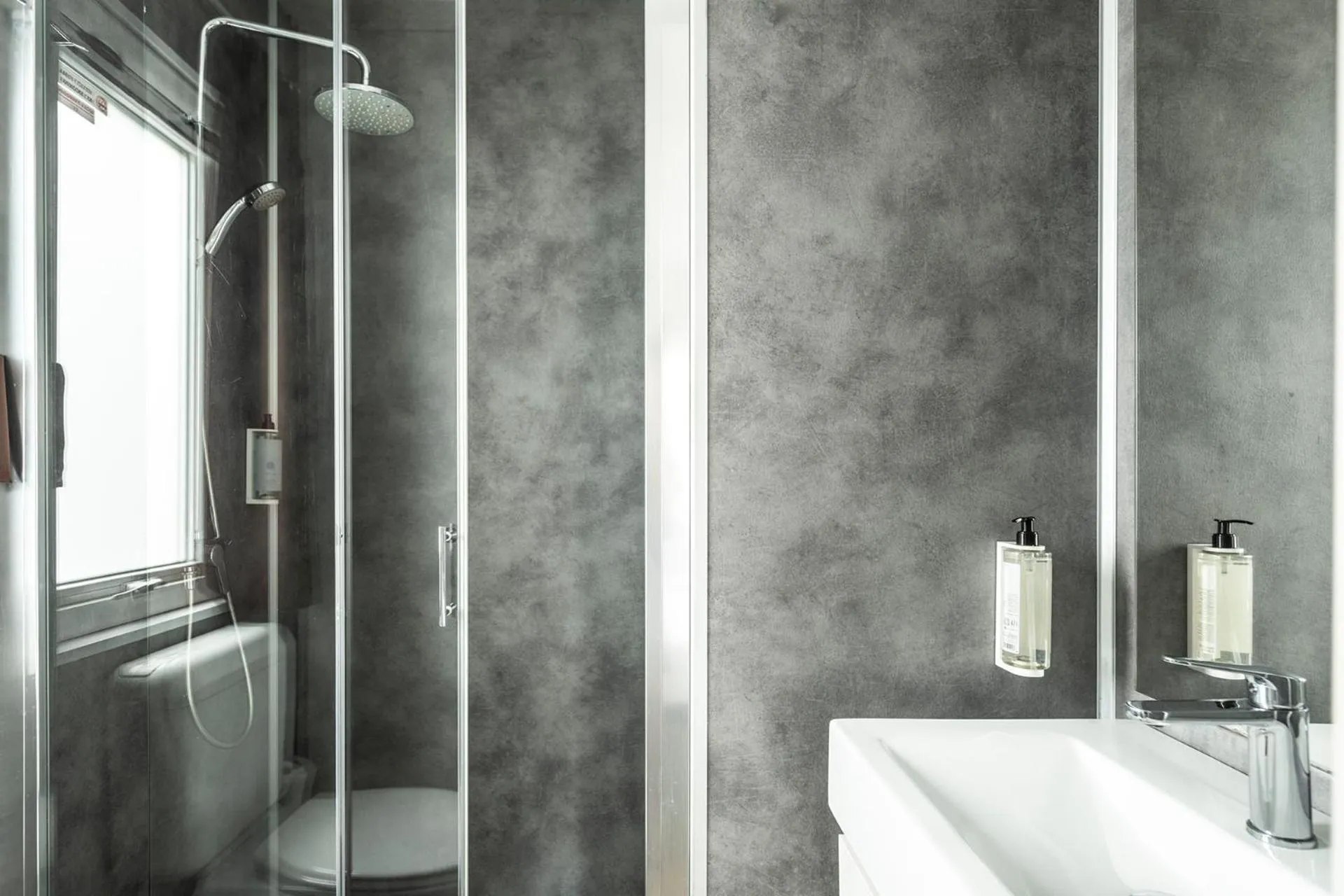 Bathroom in Zaton Holiday Resort Camping Homes