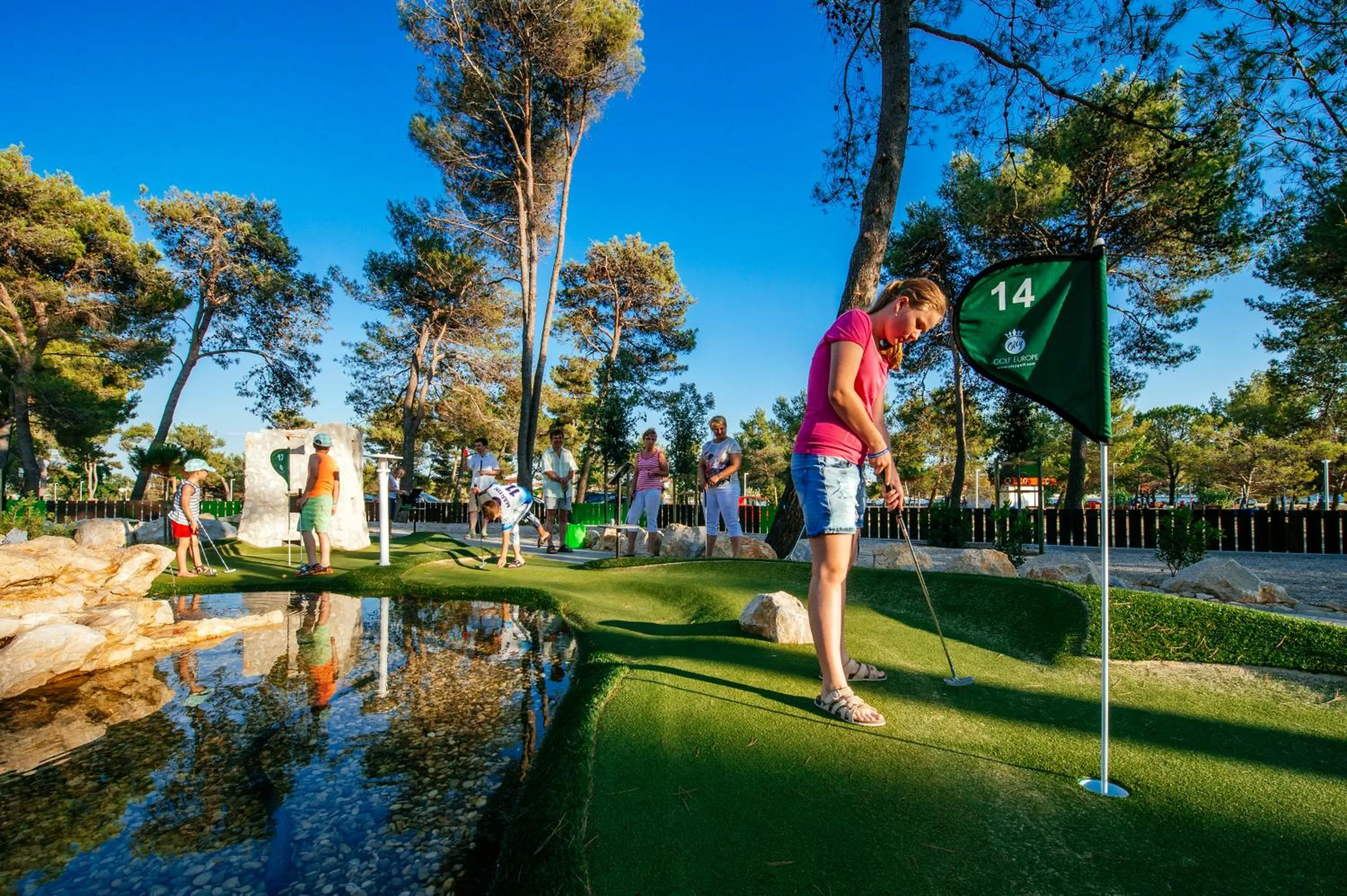 Minigolf in Zaton Holiday Resort Camping Homes